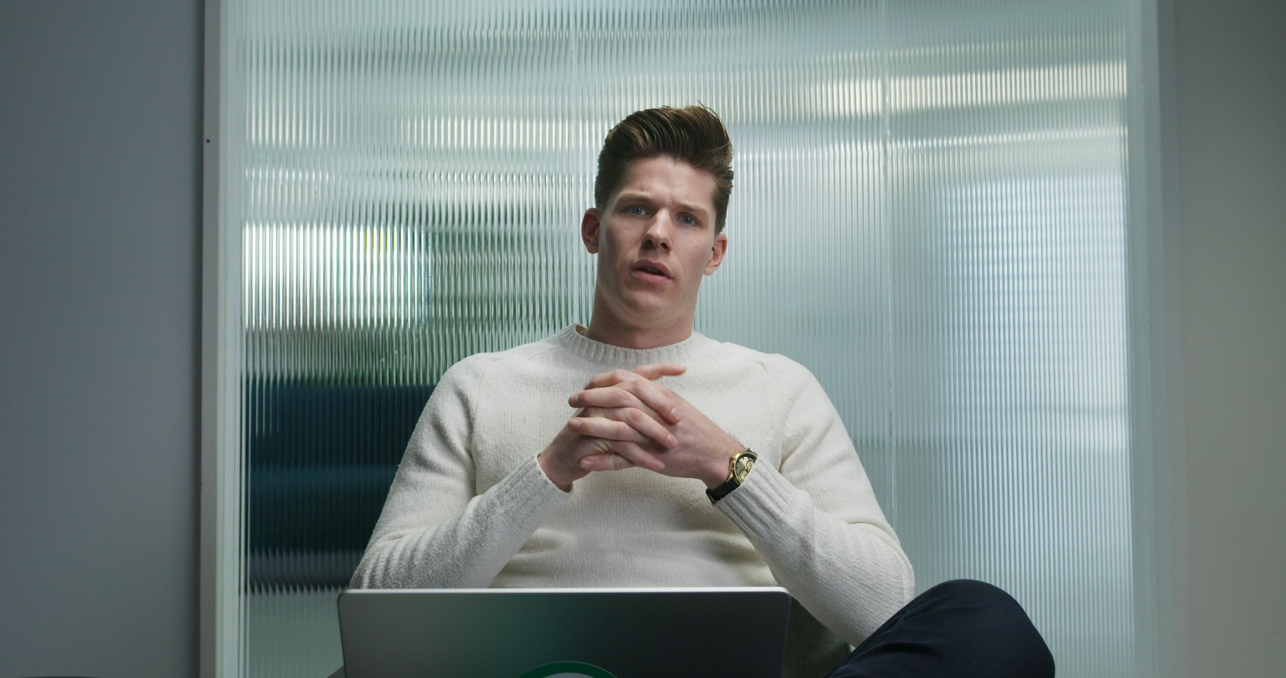 DeManager_still04.jpg