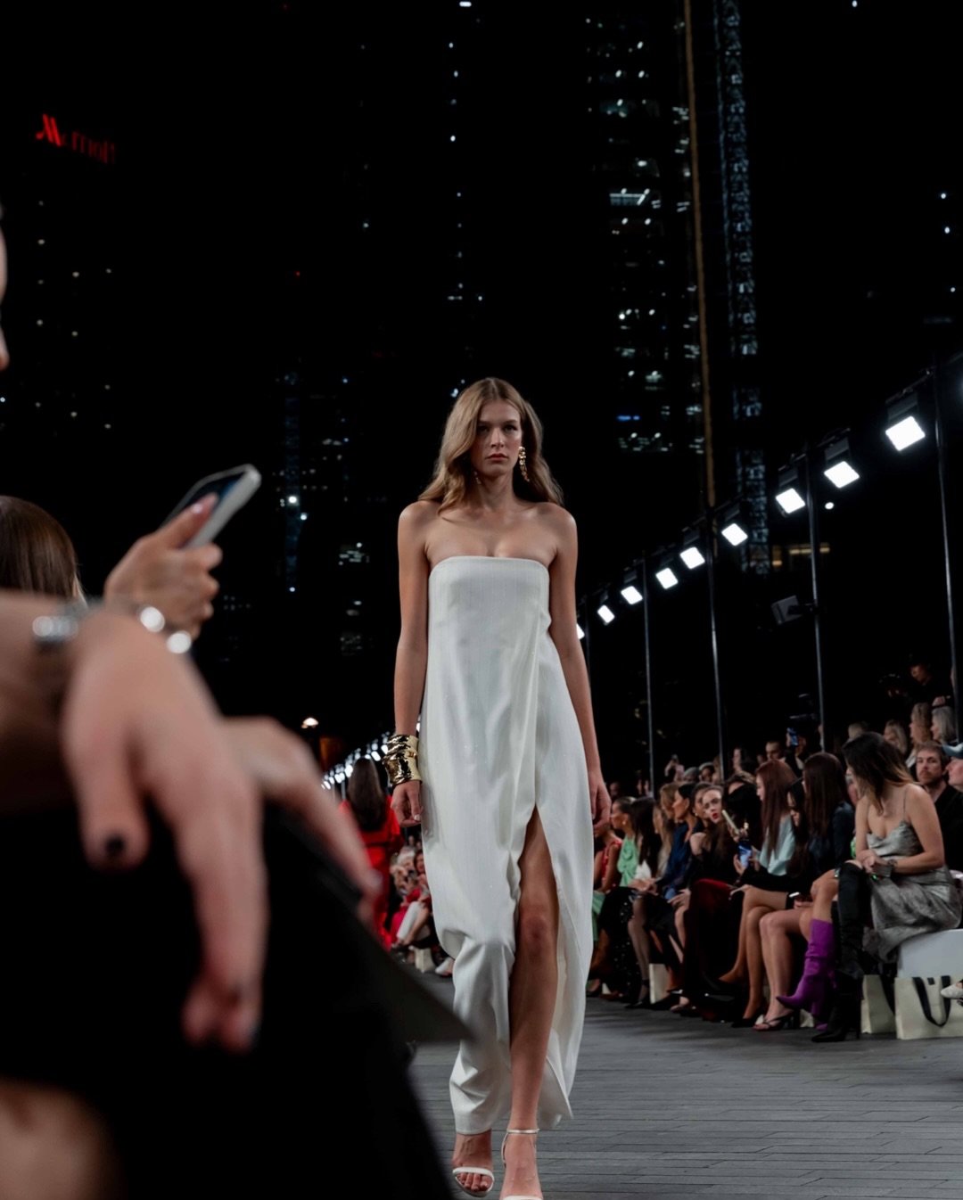 Australian Fashion Week at MCA Sydney &mdash; already counting down to AFW 2026. @afcaustralianfashionweek @mca_australia 

Last year at @carlazampatti Carla Zampatti opening show, AFW 2025 &mdash; sharp tailoring, fluid silhouettes, and that signatu