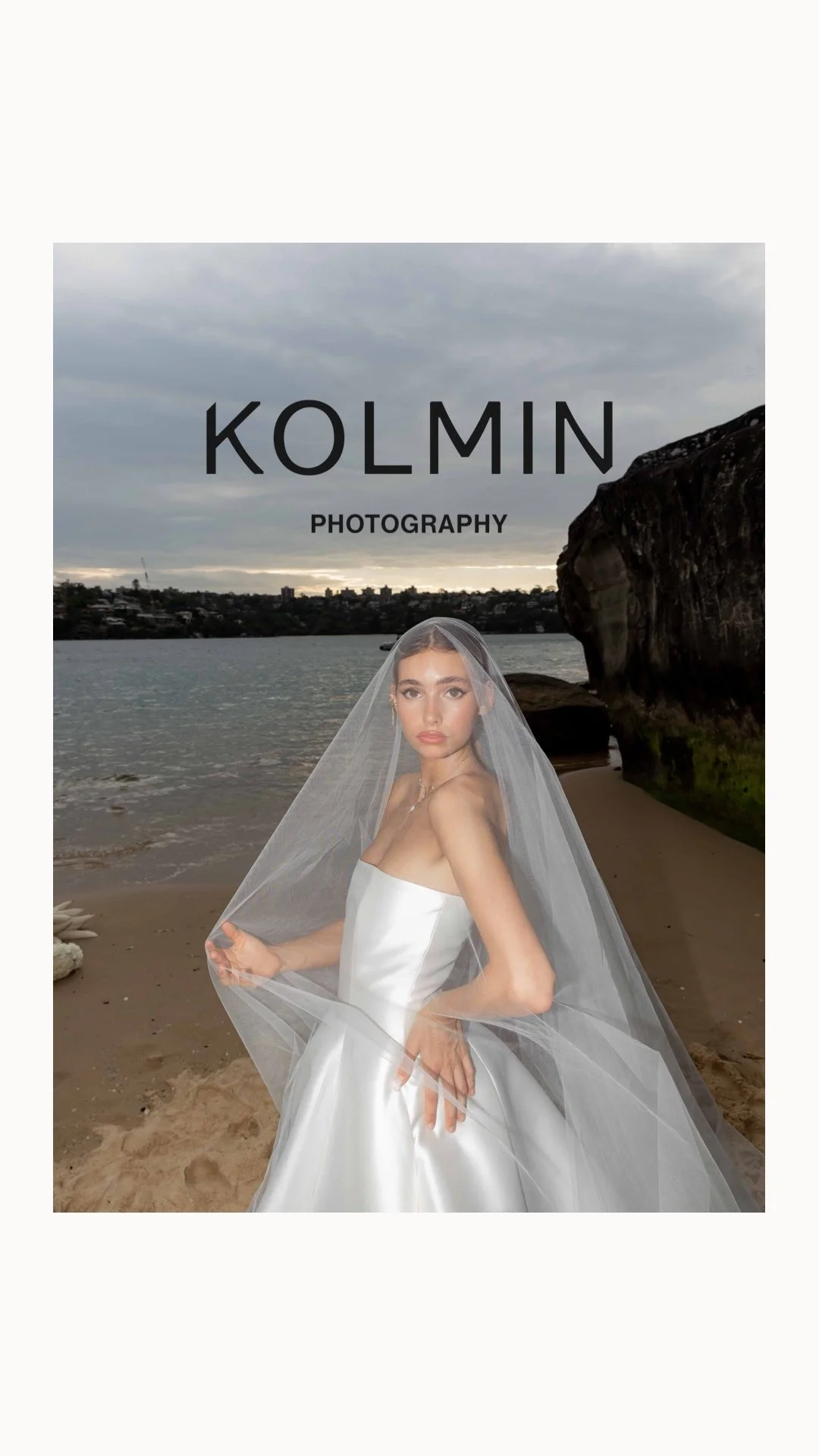 editorial picture of the bride on one of the beautiful beaches of Sydney using flash photography by Daniil Kolmin