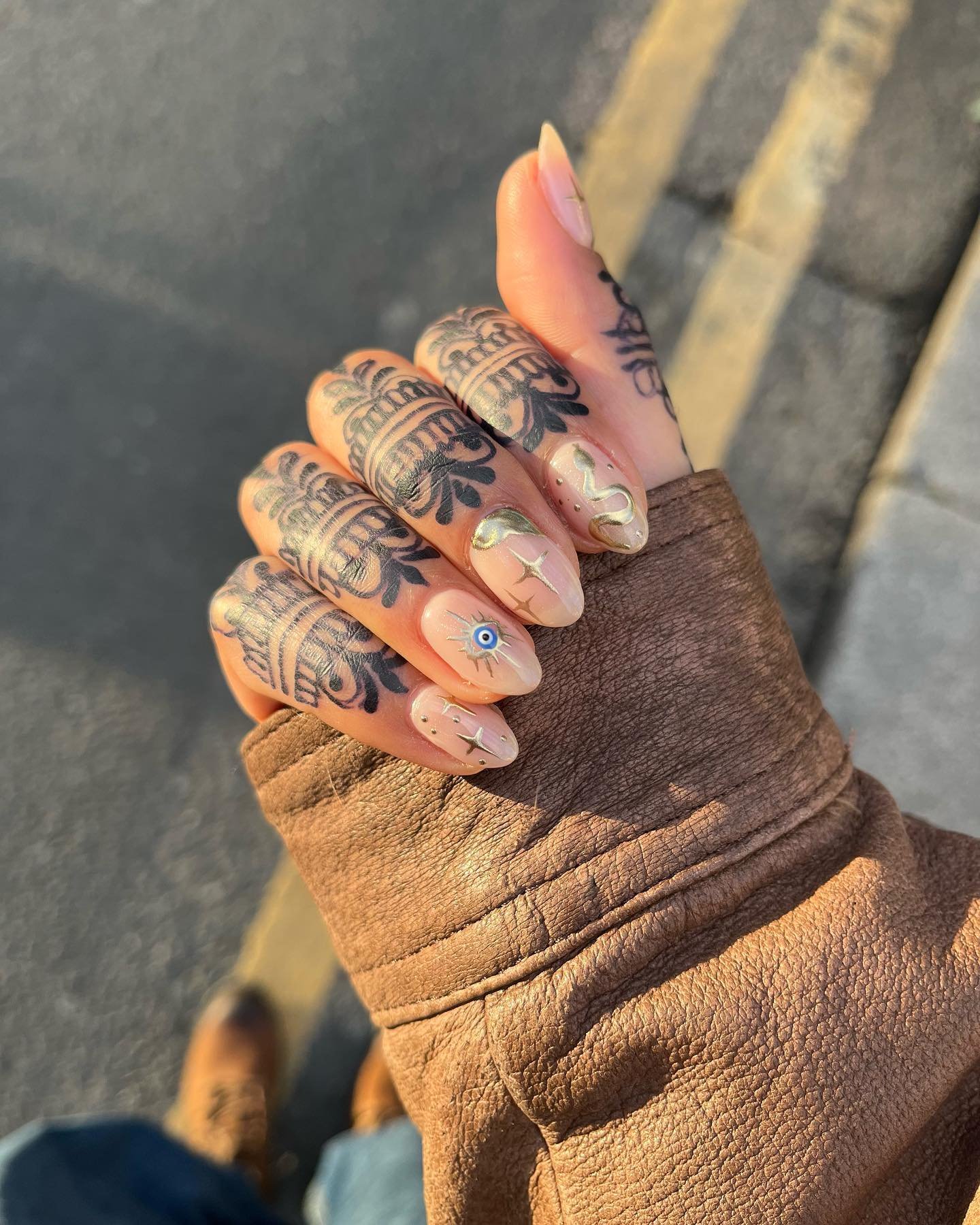 There&rsquo;s something so special about henna, especially when complemented by such INCREDIBLE nails c/o @gazebybecky 🖤🧿✨🪬