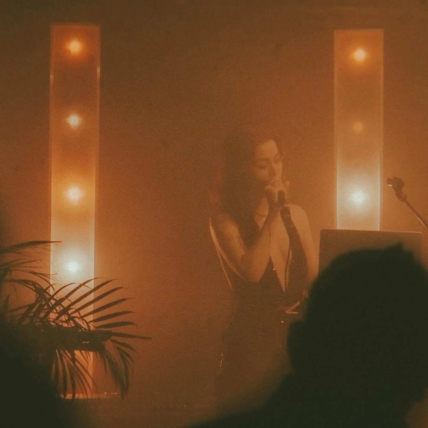 Had a very sexy time performing my silly little songs at @kazimierstockroom with @dandisgrace and @____bluebelle____ last Thursday 🕺🪩✨ 10/10 would gig again what a treat 💕

📸 by @fine__grain
