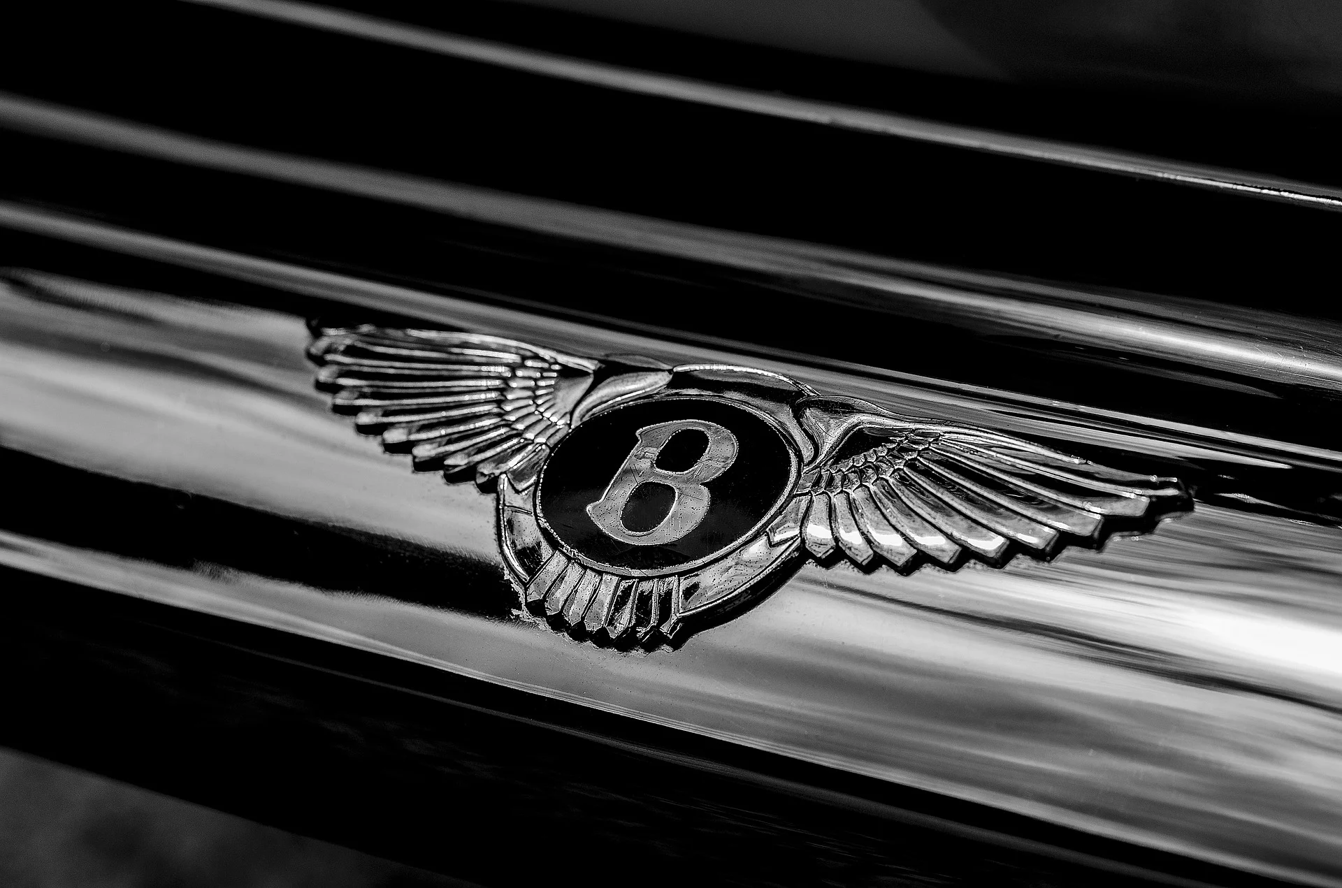 bentley-1874192_1920.jpg