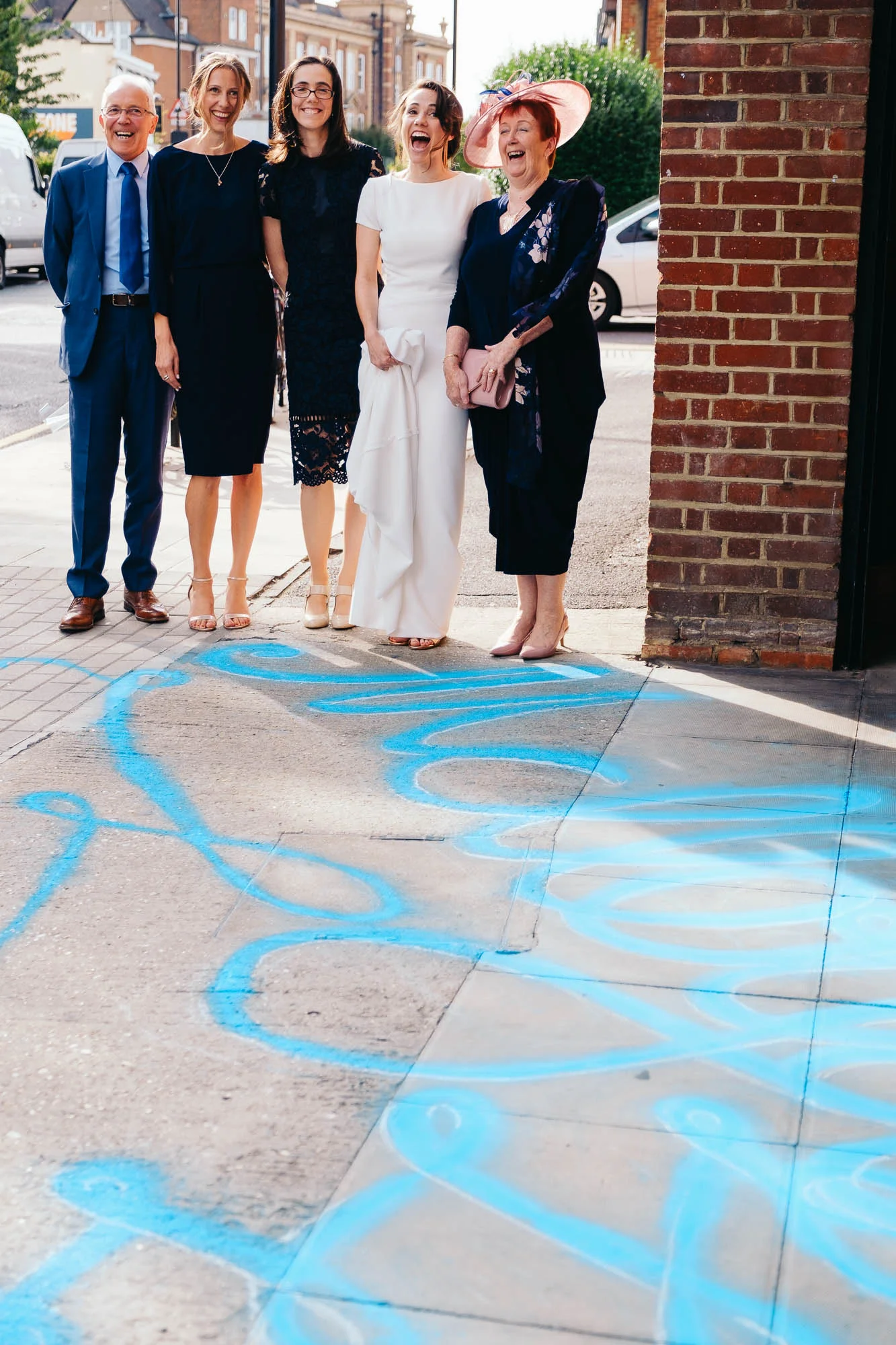 Bride with her immediate family arriving before the ceremony