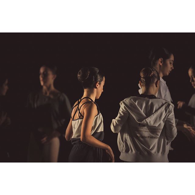 General rehearsal &bull; On the move: Moving body and mind from the studio to the stage 
#pbsp #stagephotography #stagephotographer #stage  #ballet #baillerina #balletdancer #balletpose #performance #performancephotography #contemporary #contemporary