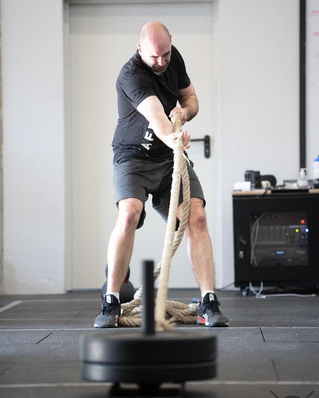 Meet our (longest) members 🙌🏻 

Im Rahmen unseres heurigen 10j&auml;hrigen Jubil&auml;ums pr&auml;sentieren wir euch Mitglieder die (beinahe) von Anfang an dabei sind.

. SEKI

Wie lange bist du schon bei CFM? Seit wann machst du CrossFit?
&bull;Fa