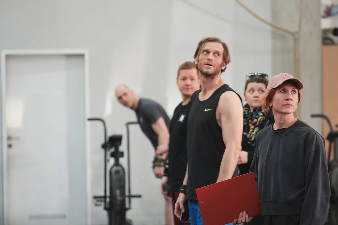 𝟯,𝟮,𝟭 𝗚𝗢

🔥 𝗔𝗟𝗟𝗘 𝗝𝗔𝗛𝗥𝗘 𝗪𝗜𝗘𝗗𝗘𝗥 &ndash; 𝗖𝗙𝗠 𝗧𝗘𝗔𝗠 𝗢𝗣𝗘𝗡 🔥
Auch heuer finden wieder die CrossFit Murstadt Team Open statt! 💪🎉

𝗪𝗶𝗲 𝗴𝗲𝘄𝗼𝗵𝗻𝘁 𝗴𝗶𝗹𝘁:
👉 Jeder Coach betreut ein Team
👉 Jeden Samstag Vormittag wi