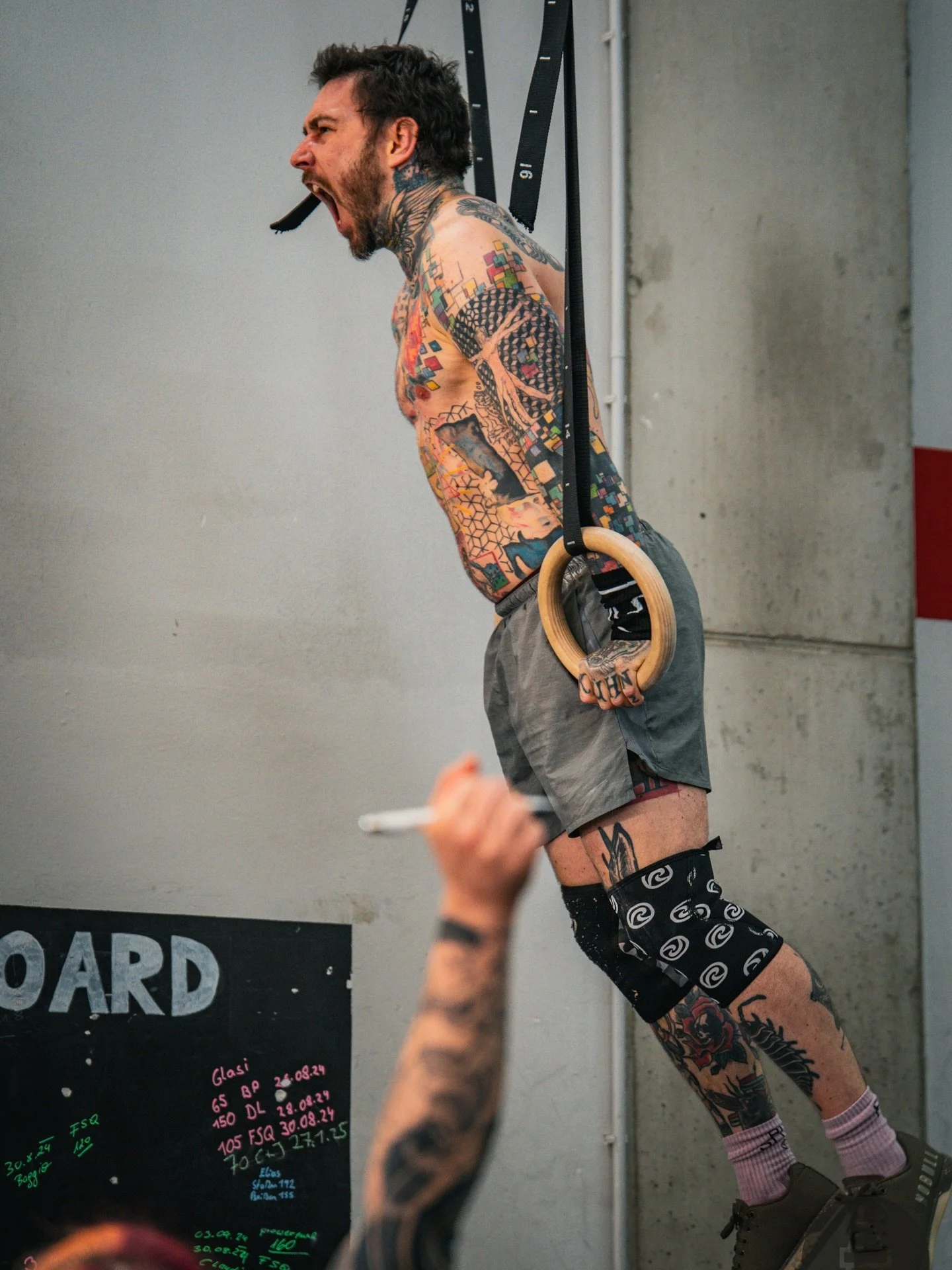 𝟮𝟲.𝟮 ✔️ 

Es wurde wieder angefeuert, mitgefiebert und alles gegeben.😊

Besonders sch&ouml;n: Einige von euch konnten dabei ihre ersten Pull-Ups, Chest-to-Bar oder sogar Ring Muscle-Ups erreichen. 💪 

Am Donnerstag wird bereits das letzte Open W