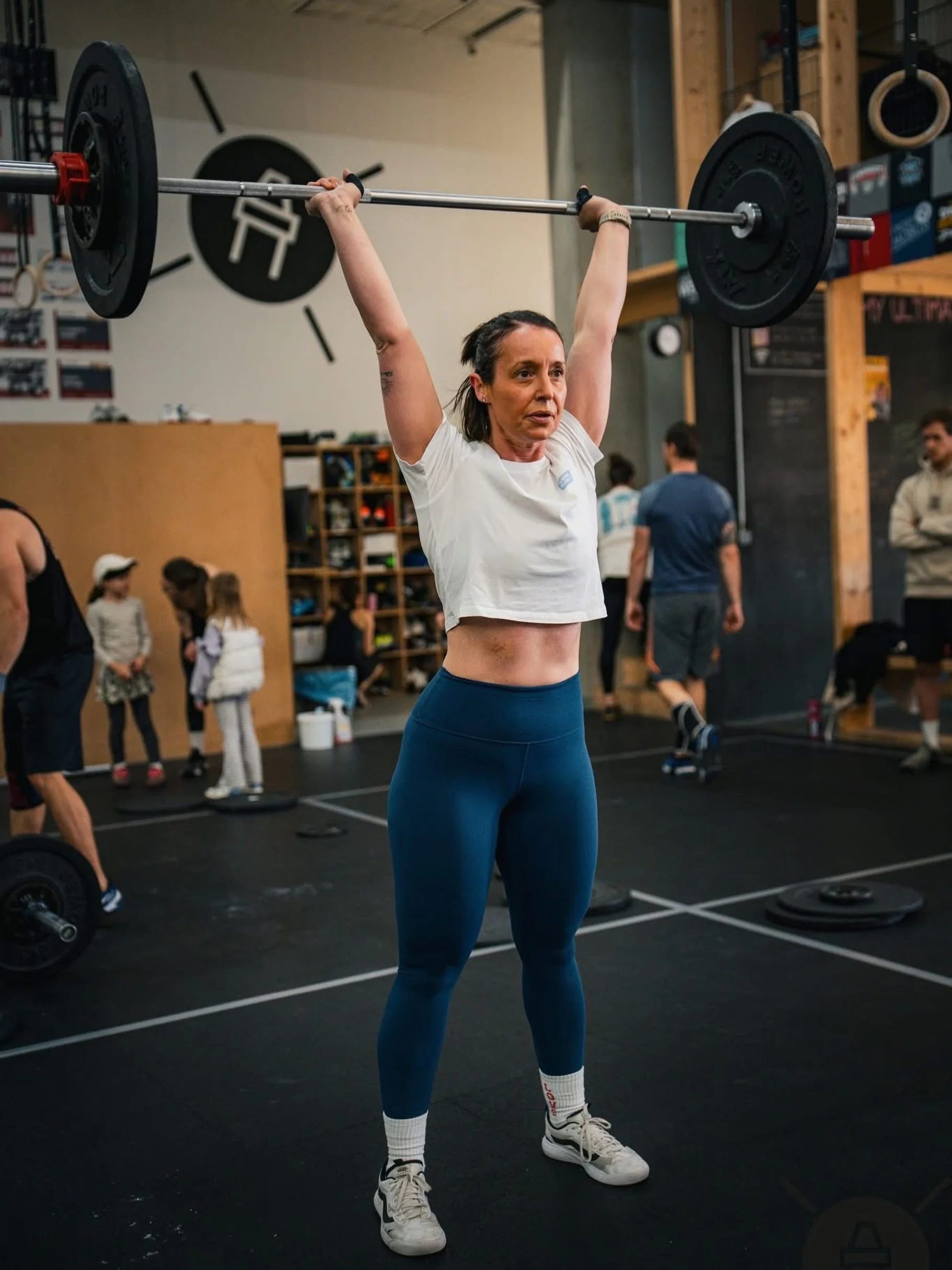 Meet our members 🙌🏻 
&bull;
CHRISSI
&bull;
Wie lange bist du schon bei CFM? Seit wann machst du CrossFit?
&bdquo;Ich bin seit Dezember 2024 bei Murstadt, und CrossFit mach ich seit M&auml;rz 2020. Also ich hatte nach den Starters mein allererste Tr