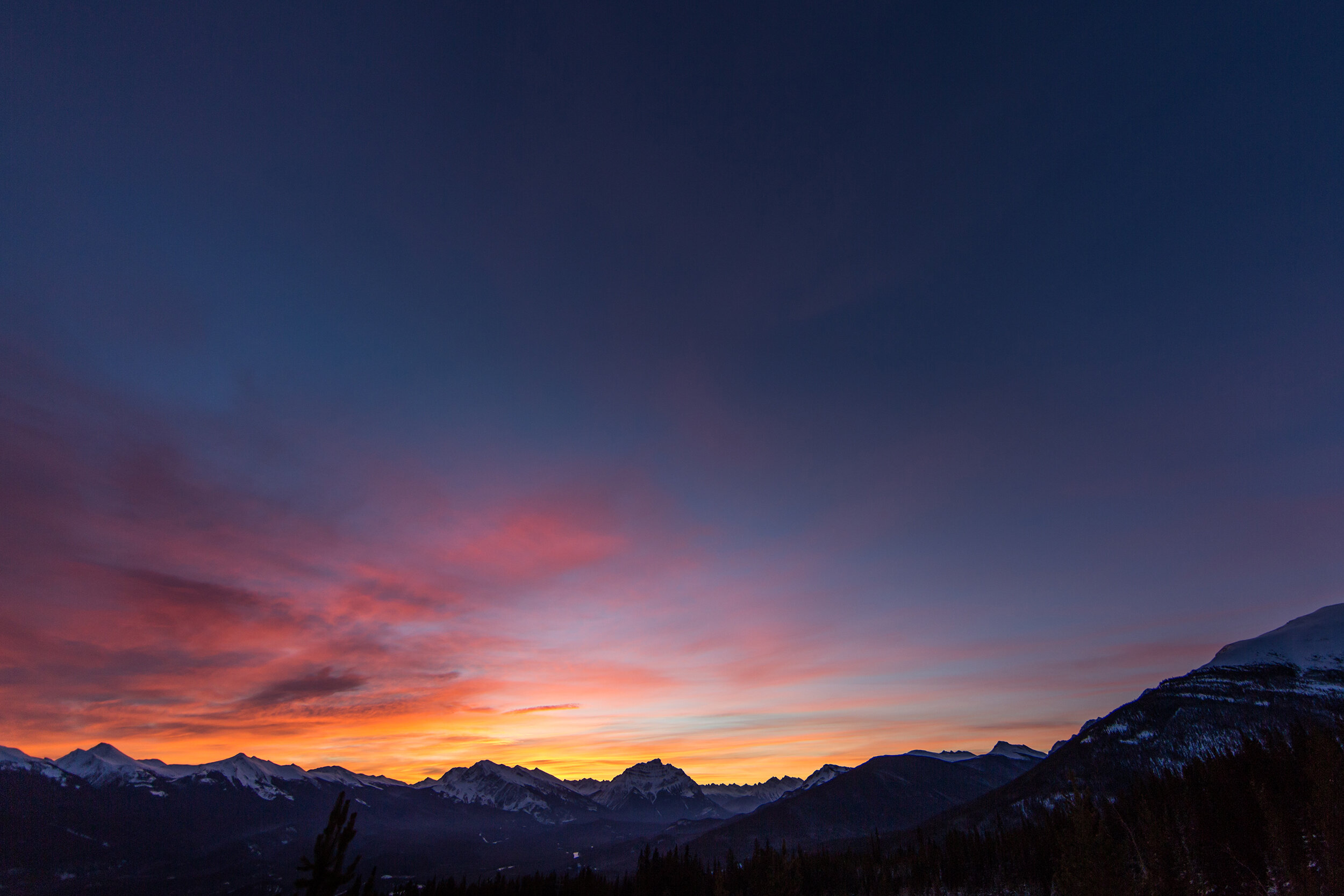 Jasper Sunrise mountain.jpg