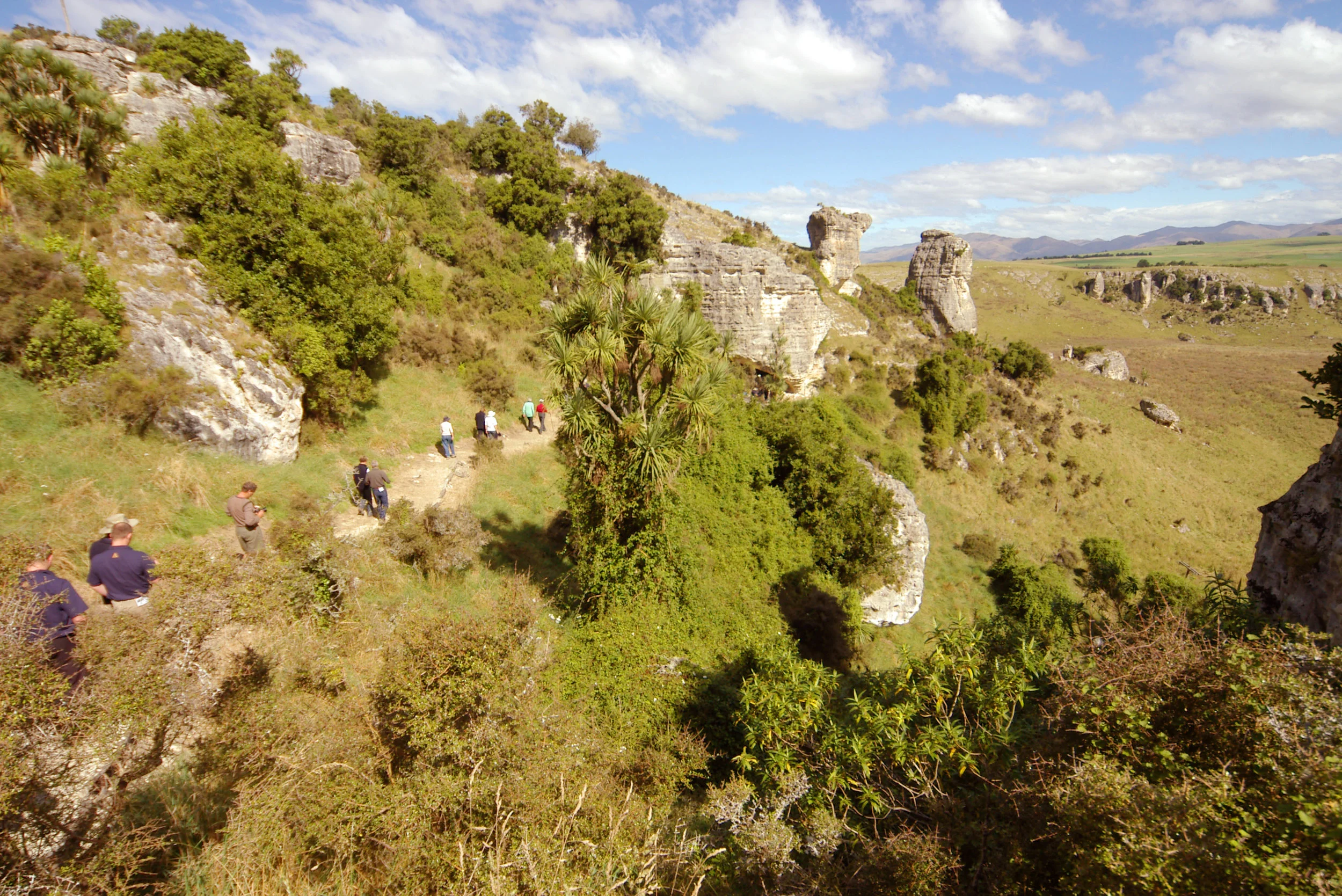 walkway to eagle cave.JPG