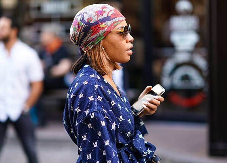 woman_wearing_a_bandana_cap_head_scarf_style (1).jpg
