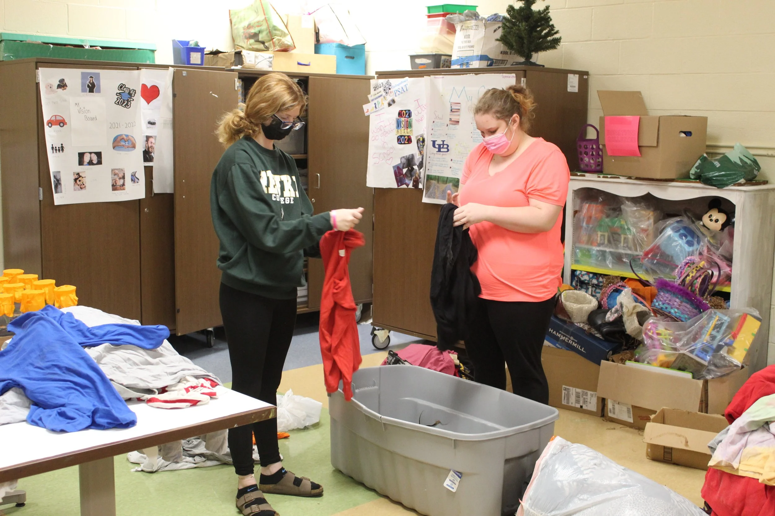 BOCES 2 CTE students help the homeless 