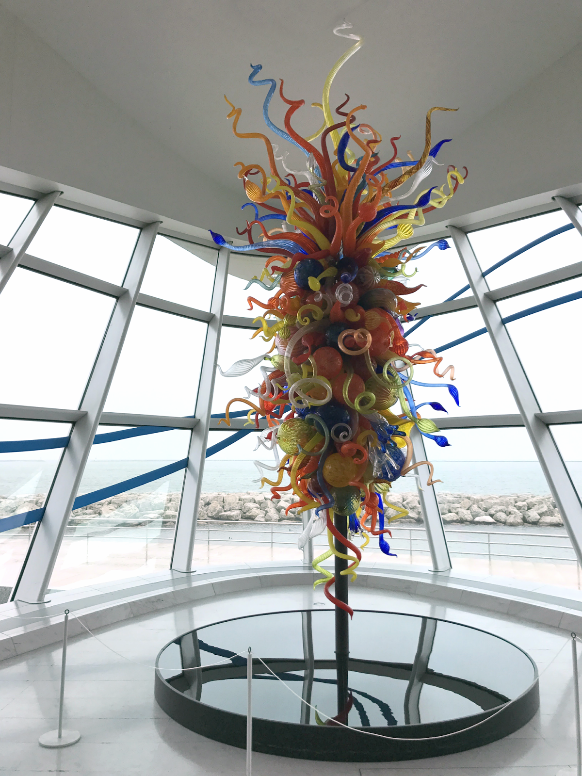 Isola di San Giacomo in Palude Chandelier II by Dale Chihuly - Milwaukee Art Museum