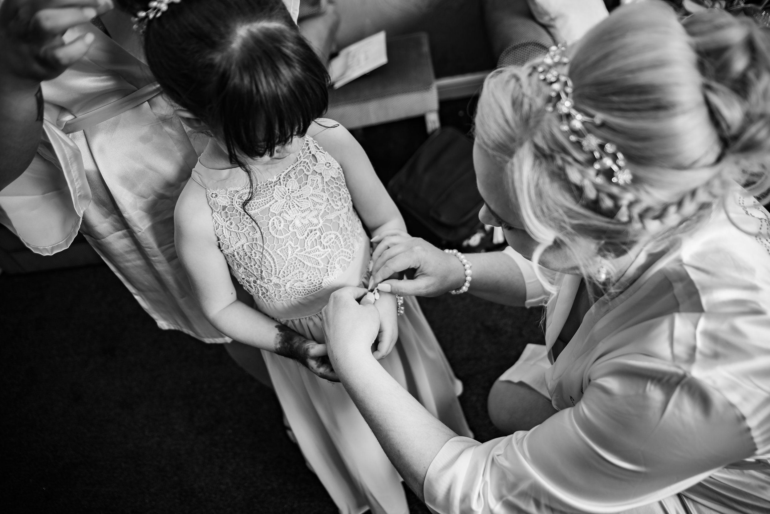 wedding photography beautiful flower girl dana lewis