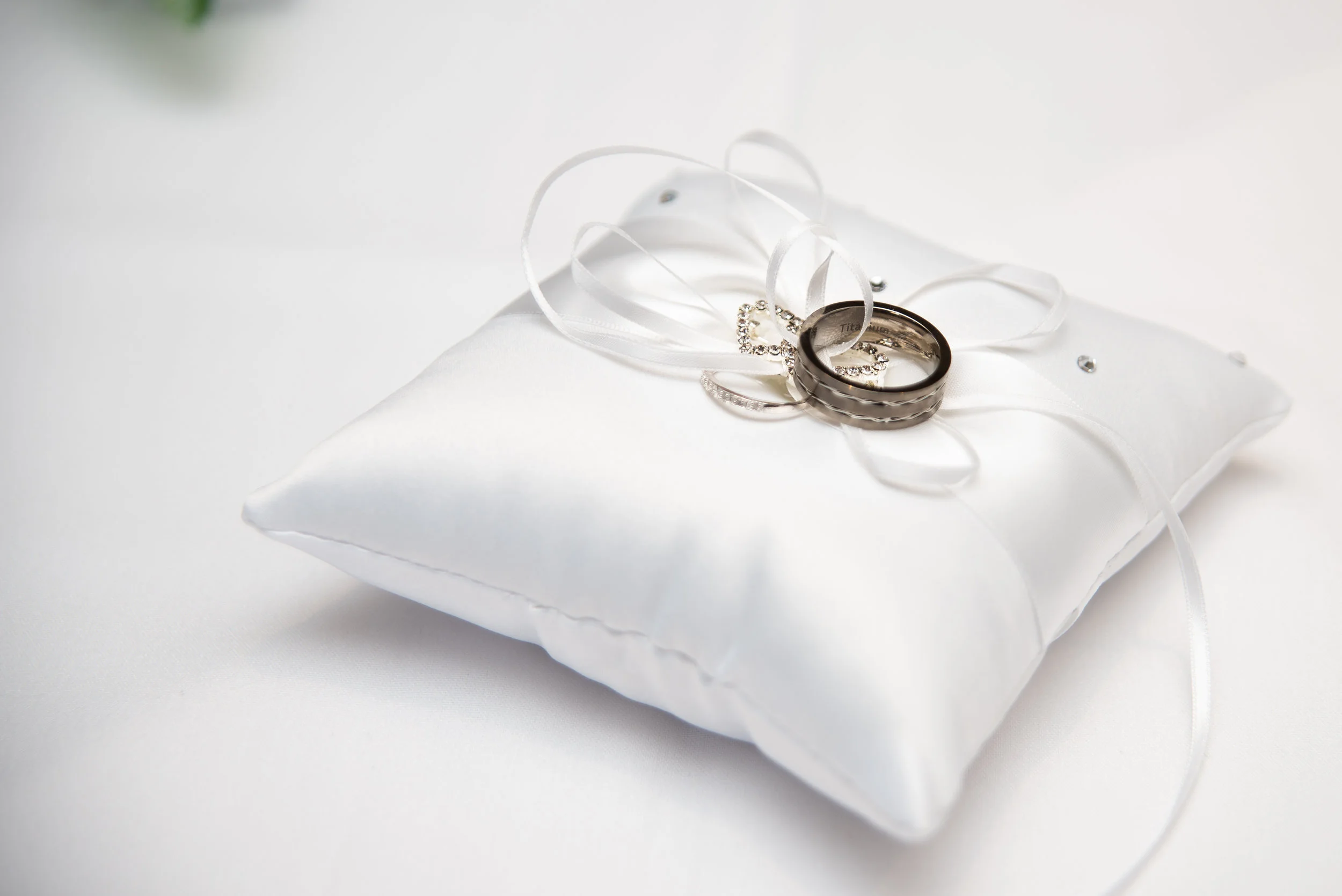 wedding photography wedding rings