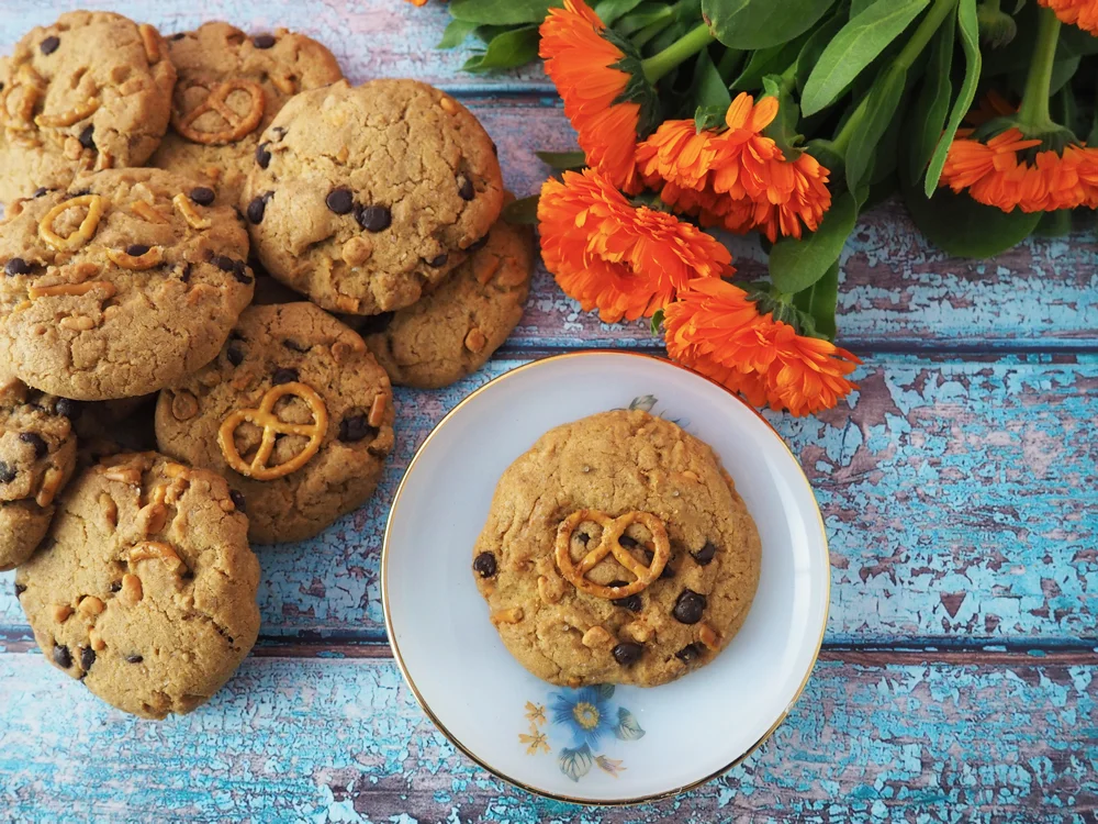 pretzel-caramel-cookies-1.jpg