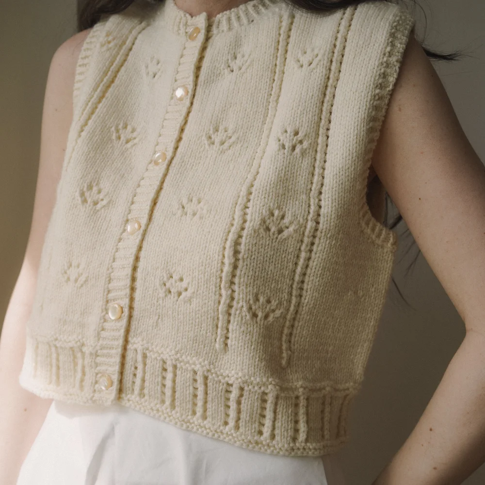 241ビブベスト Vilma top English PDF pattern — GREGORIA FIBERS