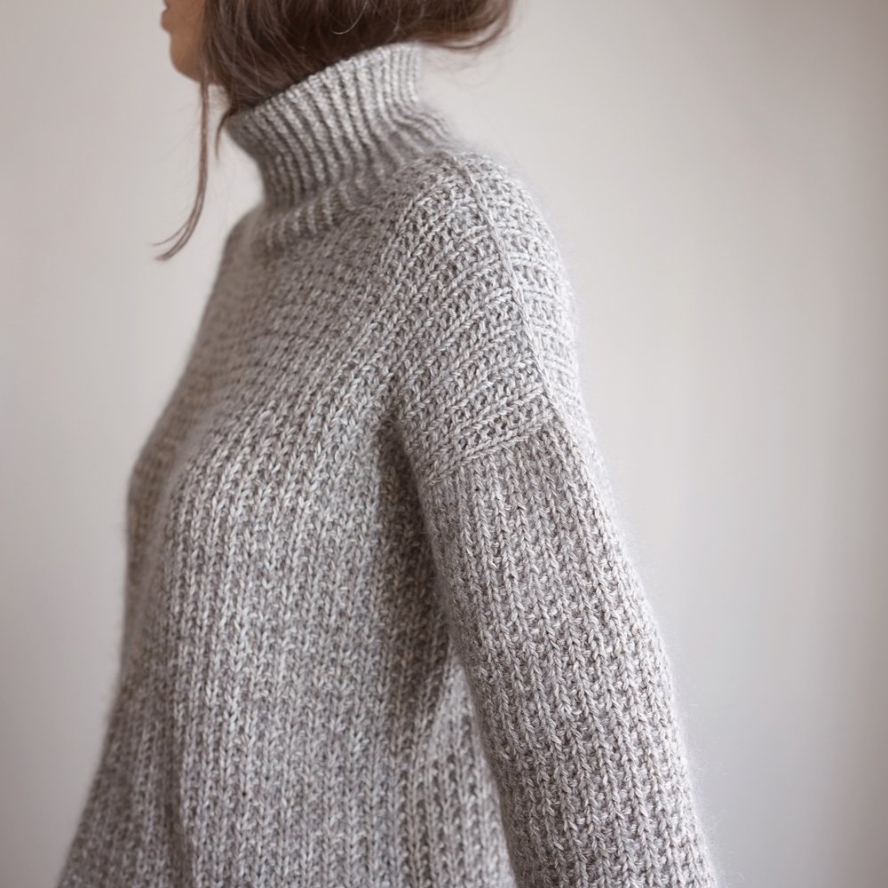 Velvety turtleneck sweater Dansk PDF strikkeopskrift — GREGORIA