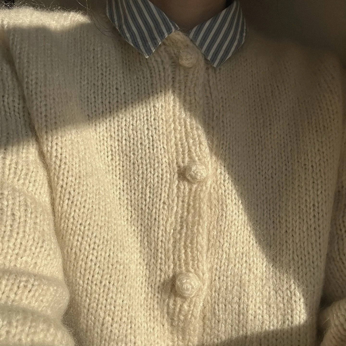 Cynthia Cardigan 
Classic cut ✔️ Signature crochet buttons ✔️ Soft &amp; fluffy ✔️
Pairs with everything in your wardrobe.

#cynthiacardigan #gregoriafibers #knitwear #knittingdesign #handmadeknitwear #slowfashion #knitstyle #minimalstyle #timelessde