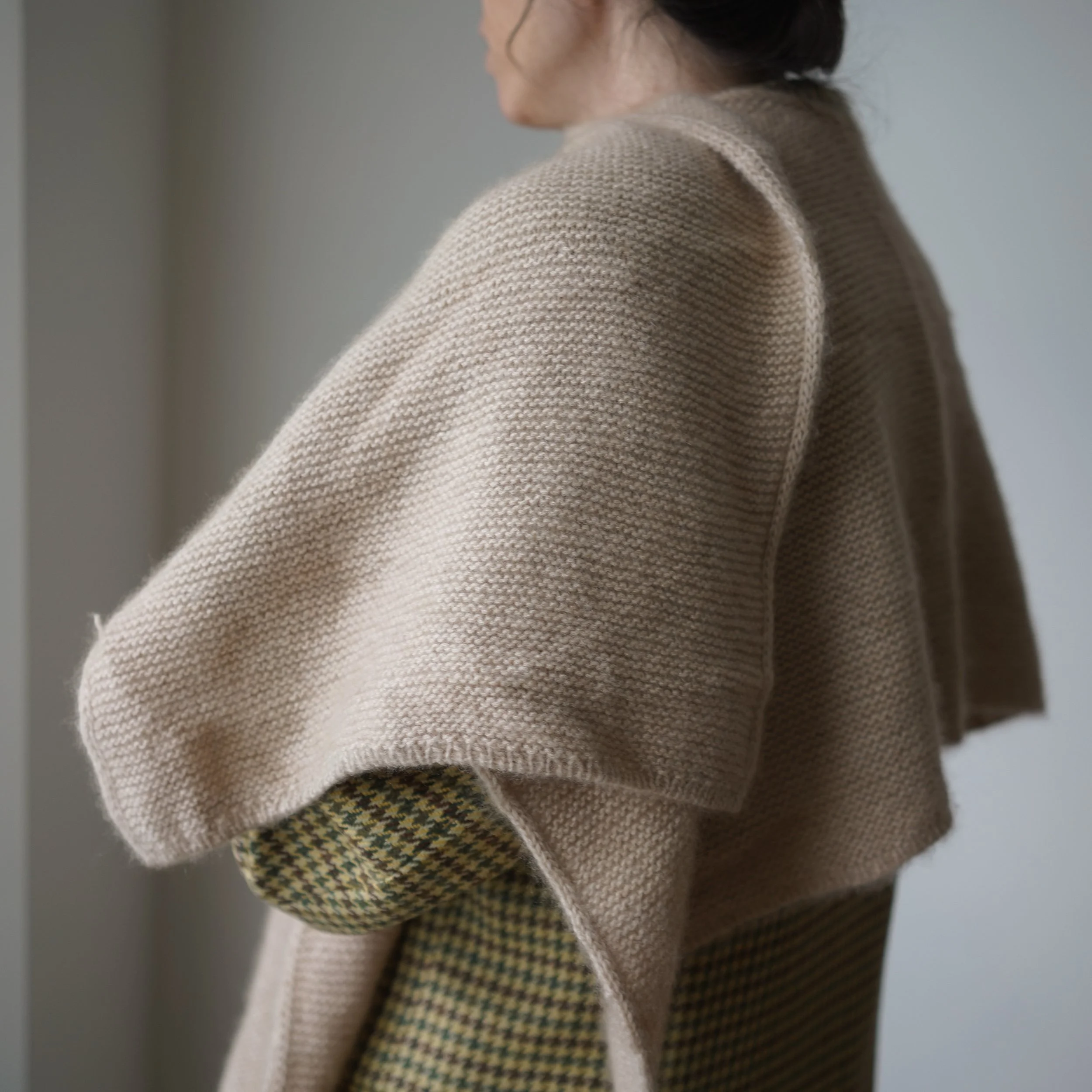 The Bei Scarf&mdash;endless possibilities on how to wear it! 
It seems this year is all about ponchos, capelets, and capes. I&rsquo;m so glad I released the Bei Scarf a few years ago. 

Knitted in Cashmere Classic by @cardiffcashmere 
You can find th