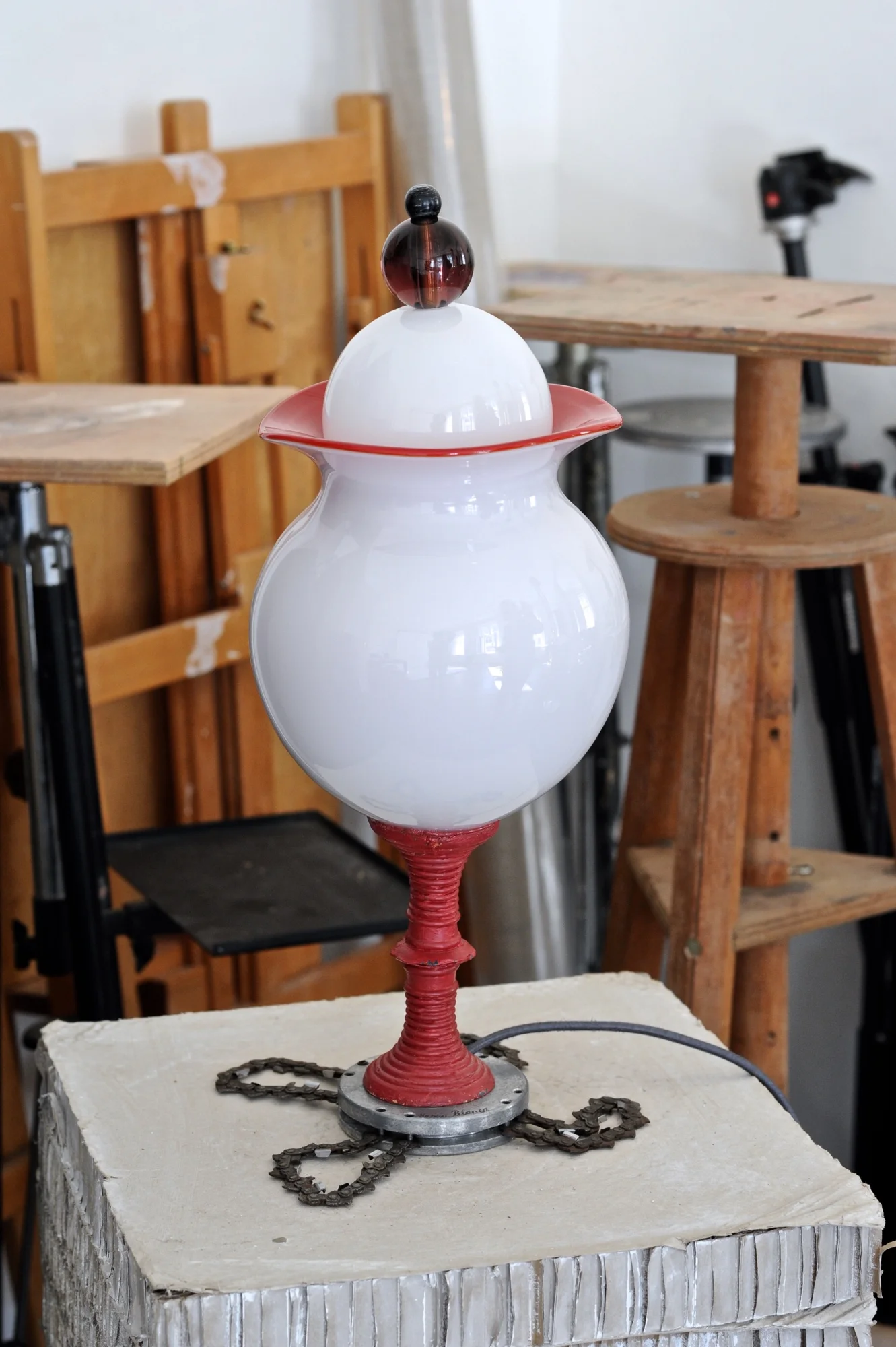 #39 2017 Murano glass opaque, bronze, scrap iron, light bulb, electrified 42 cm