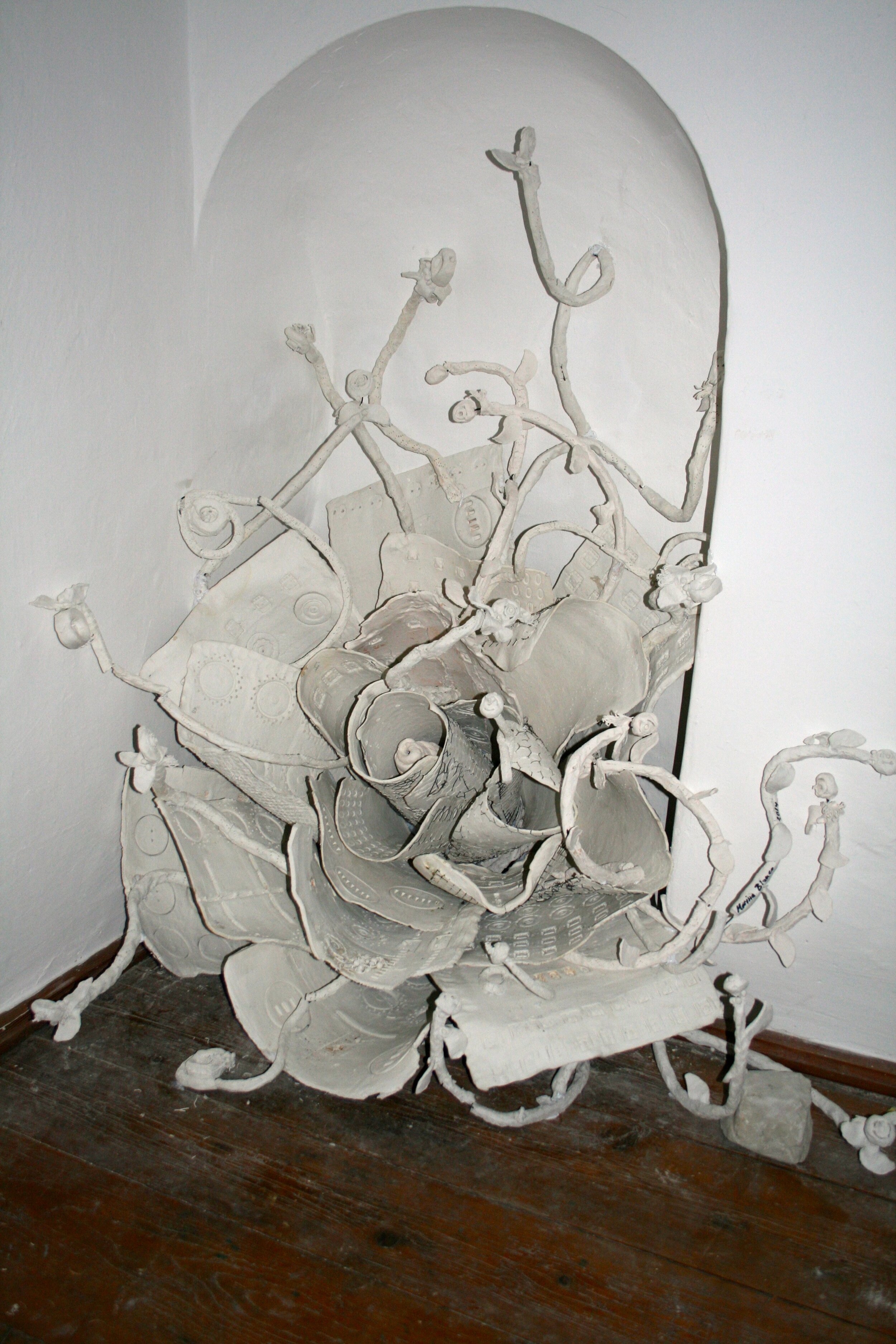   Untitled  2014 Clay, glazed 100 x 130 cm Commissioned work for a group exhibition at Schloss Aichberg, Austria Private collection 