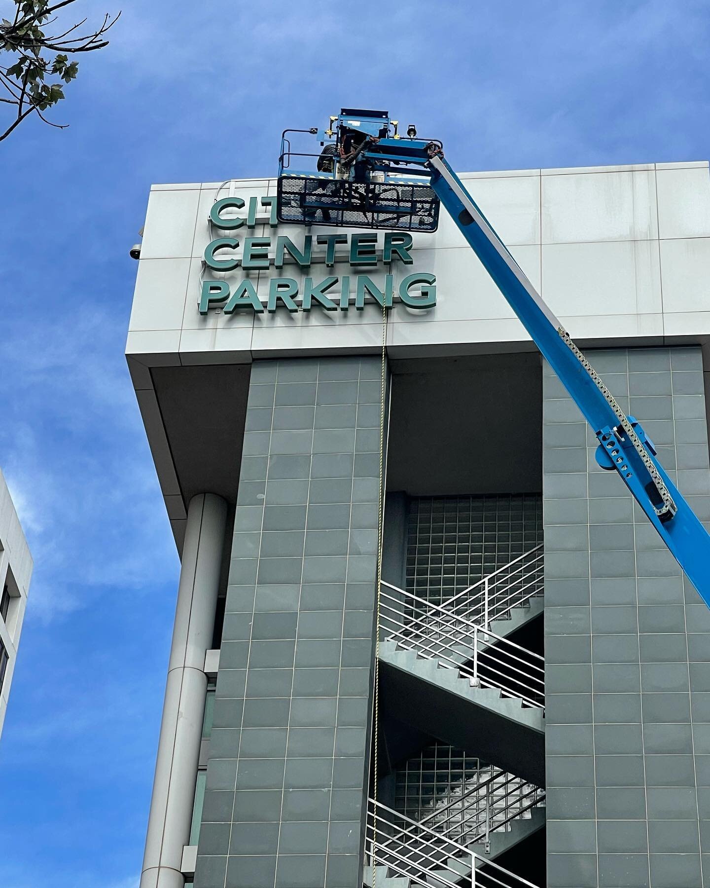 We happy to announce that the city of Raleigh entrusted us with the replacement of the entire lighting system and building sign for the government center parking garage, we started yesterday with the replacement of the sign, not every day you get to 