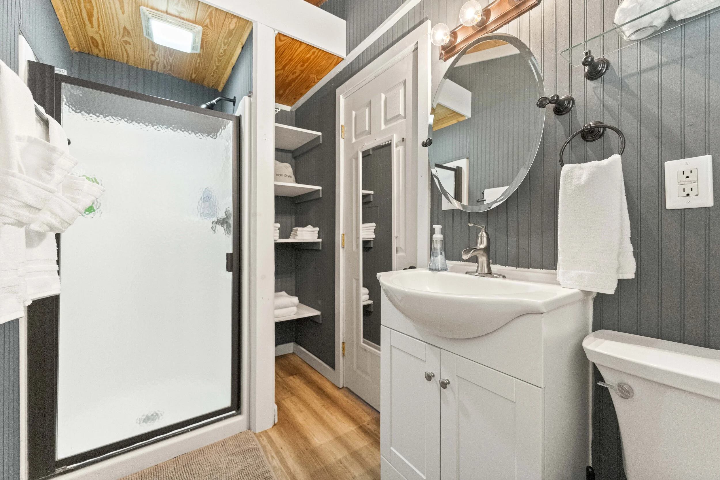 Best Airbnb Vacation VRBO Lake Norman Charlotte North Carolina55.jpg