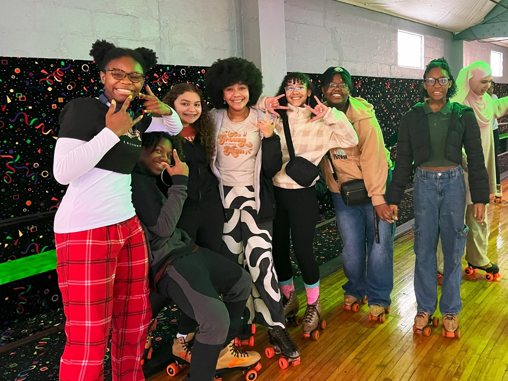 It's great to skate.
🛼 👍
Our Crew had another fun adventure at @jimmiesrollerdrome last Saturday. "I had a blast!" said Piper, a seventh-grader at Gamble Montessori, who noted that "bonding with my friend and teacher" is what sh