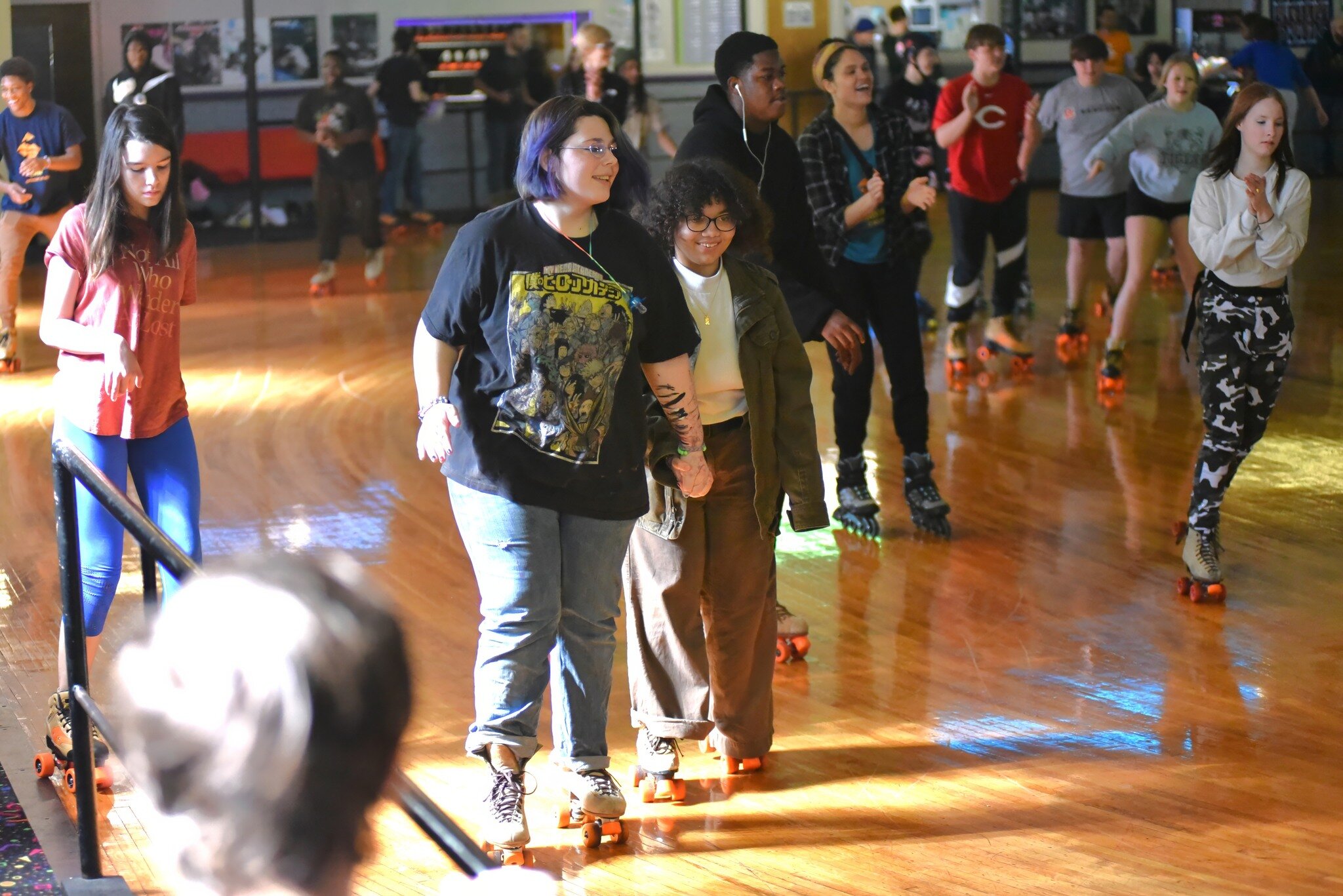 Roller skating + Rollergirls.
🛼😄
We had another great day at @jimmiesrollerdrome on Saturday! As a special treat, several members of the @cincyrollergirls joined us for this adventure. Crew staff member Liz said she enjoyed watching the kids learn 