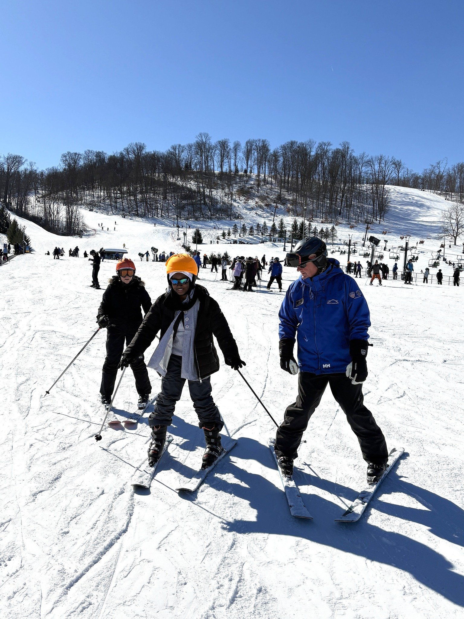 Winter sports IRL.
⛷🏂
While many of us were watching Olympic athletes compete in winter sports this past weekend, our Crew teens had the opportunity to try skiing and snowboarding for themselves. Explorers spent Saturday skiing and snowboarding at @
