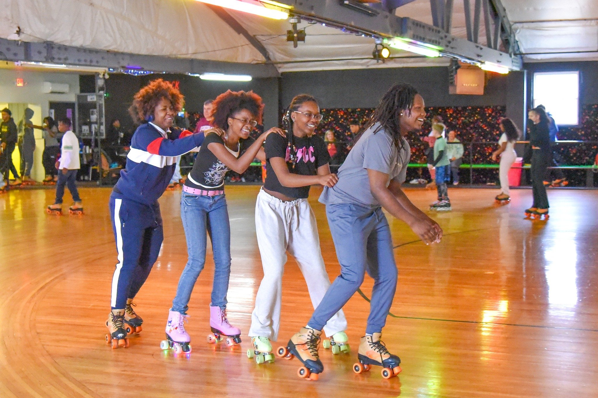Explorers are on a roll.
🛼😁
Saturday was another fun-filled day at @jimmiesrollerdrome. Our Explorers had a great time learning to skate with the help of our friends at @cincinnatiskatecollective. 

Isabella, a junior at Shroder, said she felt &quo
