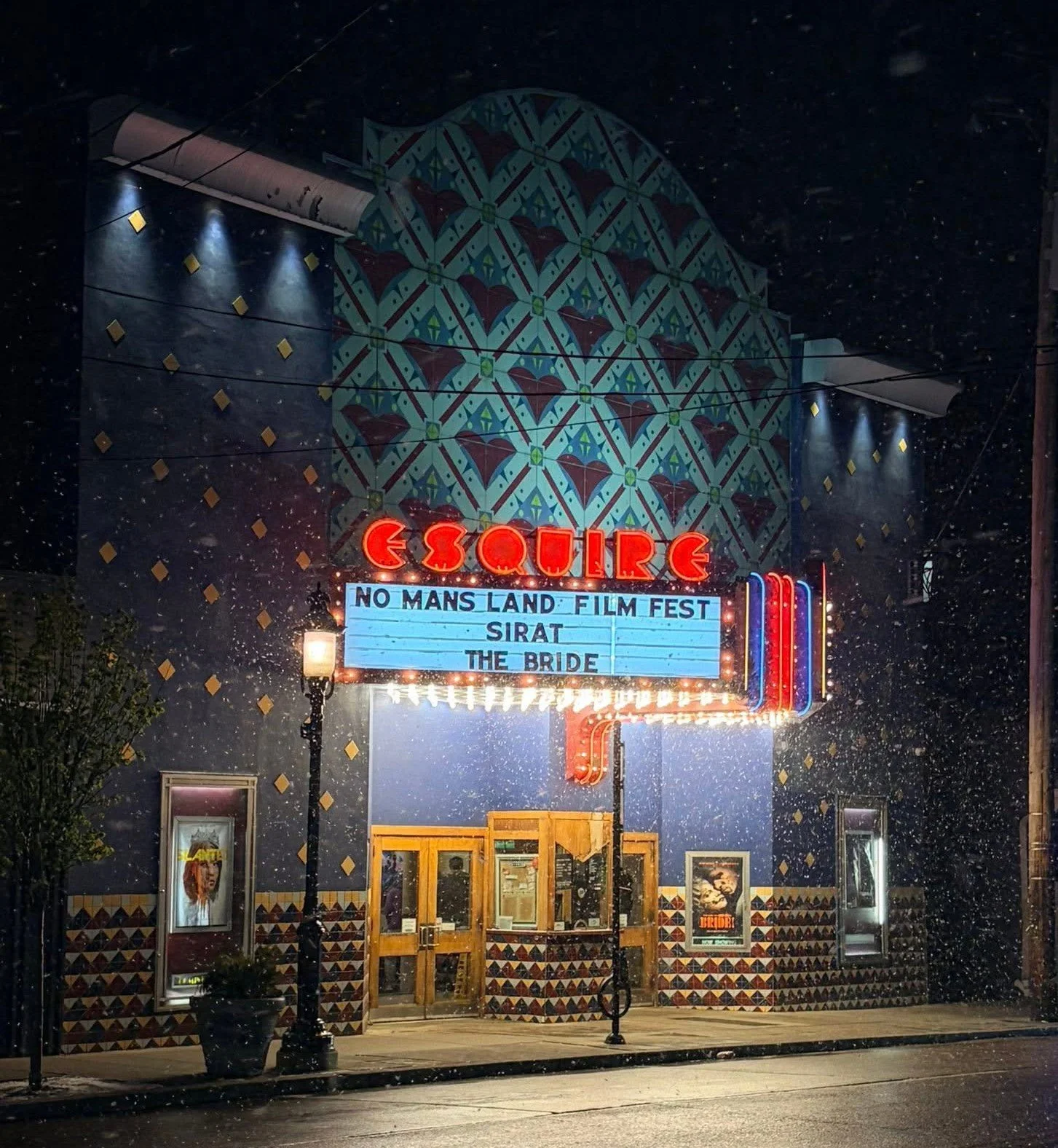 And the winner is ... Adventure Crew!
🎥🍿
Thanks to everyone who joined us at the @esquiretheatre on Monday for the @nomanslandfilmfestival! Because of your support, the event raised almost $1,800 to support Adventure Crew's programs and get more ci