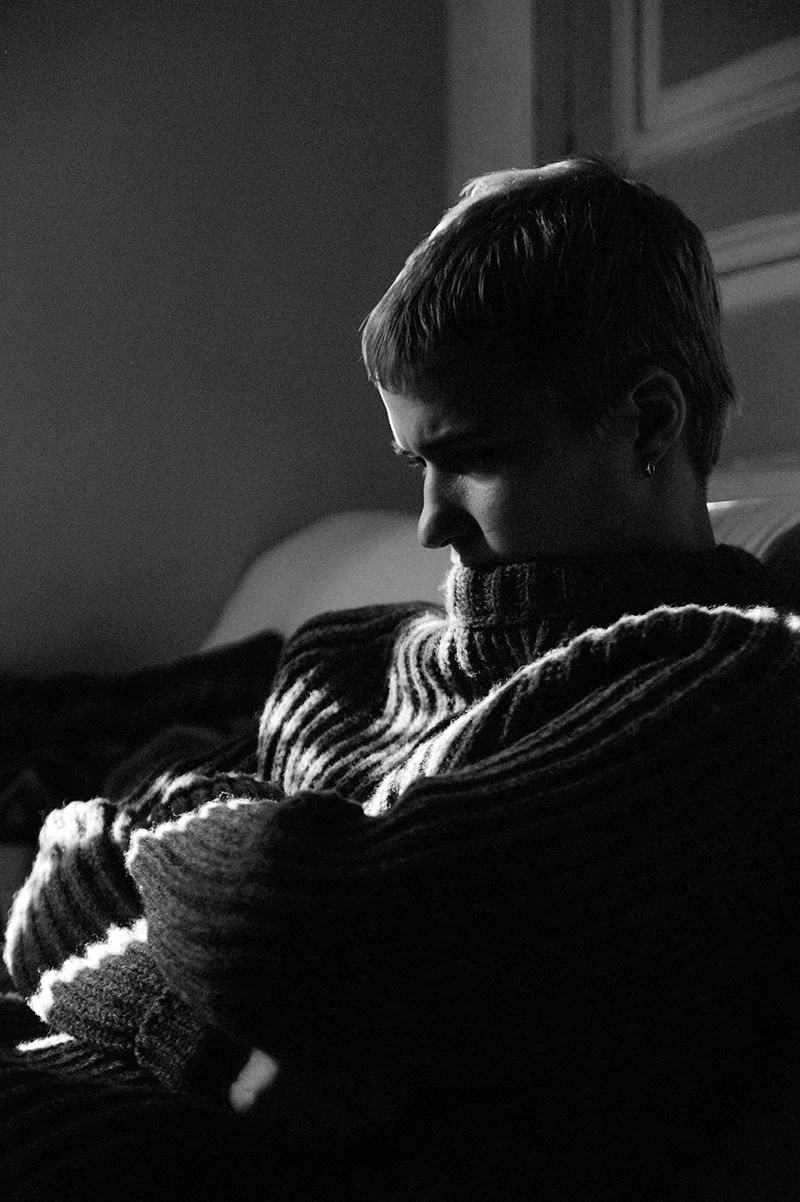 LDSC_0338FLAUNT---AGATHE-MOUGIE---WLADIMIR-SCHALL---FLAUNT-NOV---ELISE-TOIDE-BW-2_800.jpg