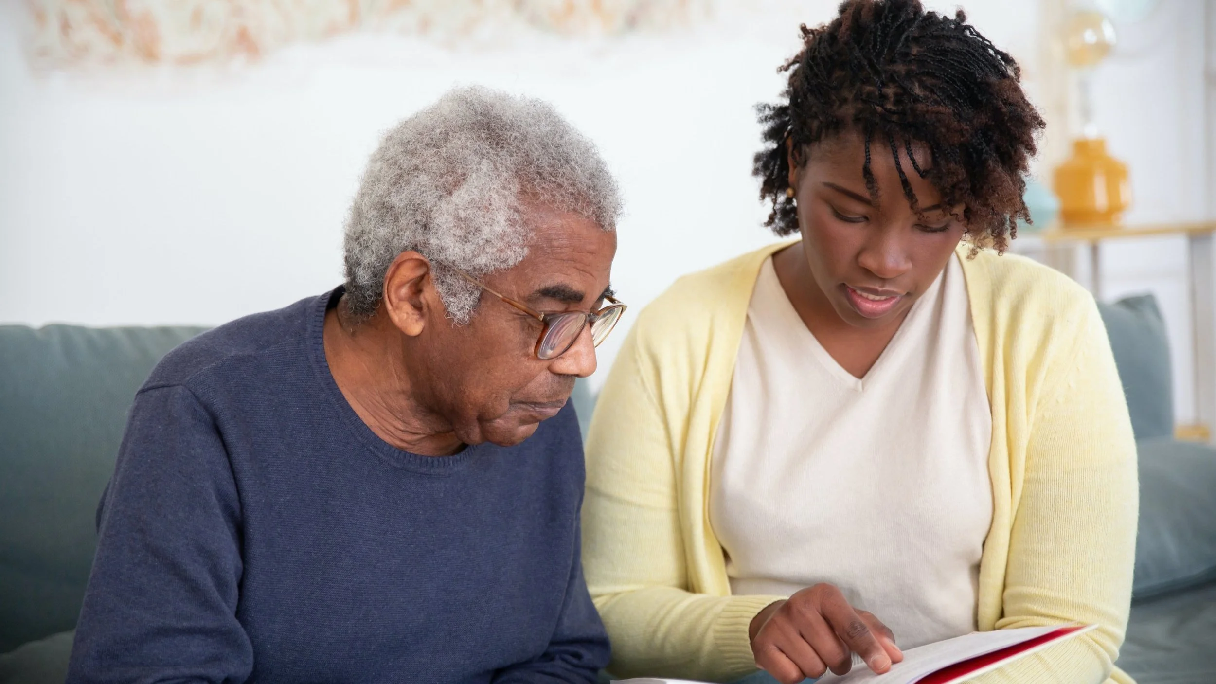 Stepping In to Help Your Elderly Loved One With Their Finances