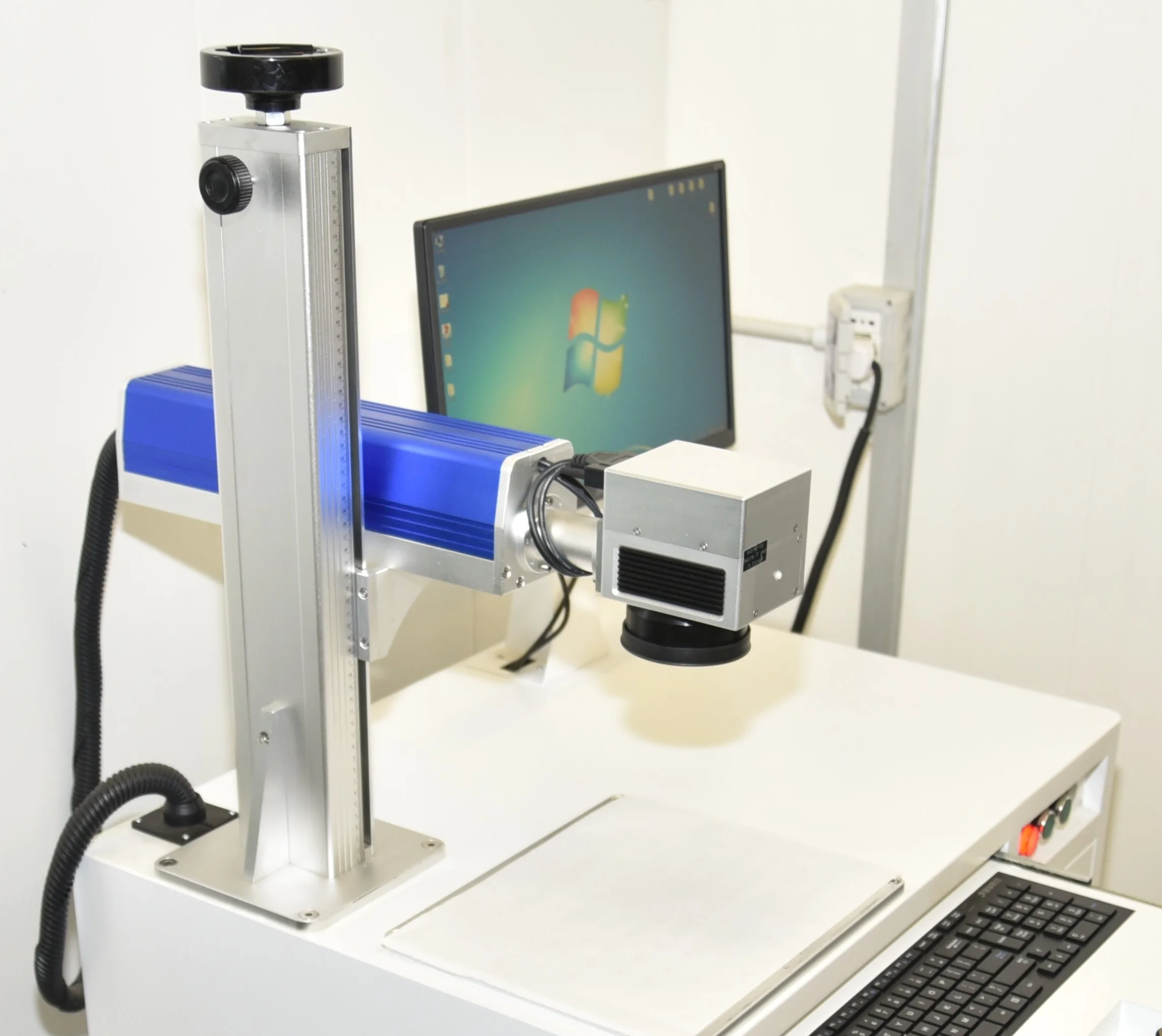 laser aperto sito 2.jpg