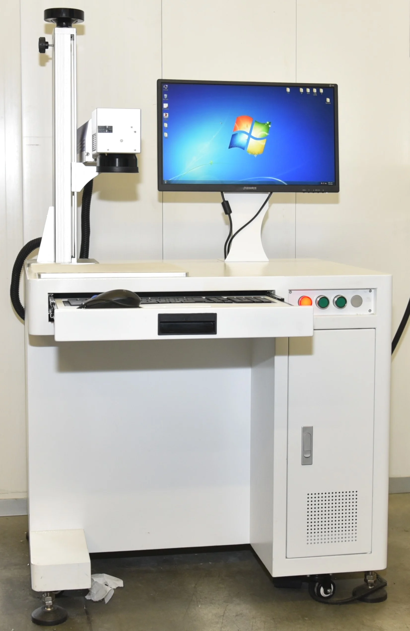 laser aperto sito 3.jpg