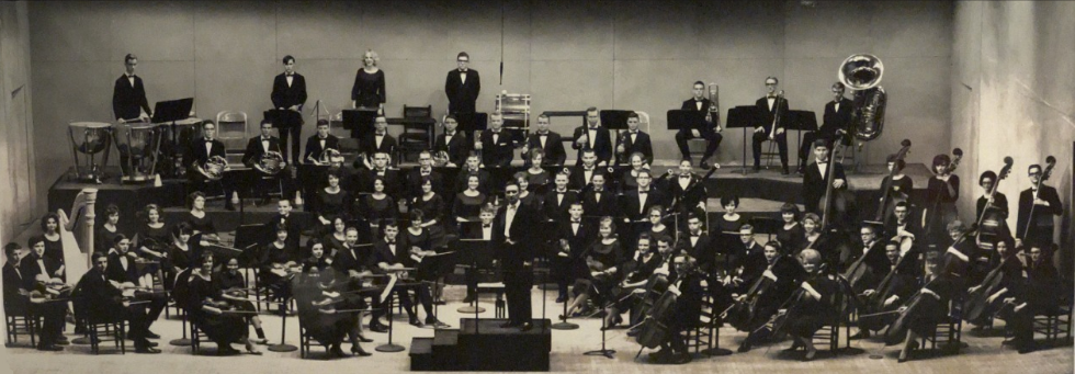 Debut Concert Group Shot  February 15 1964.png