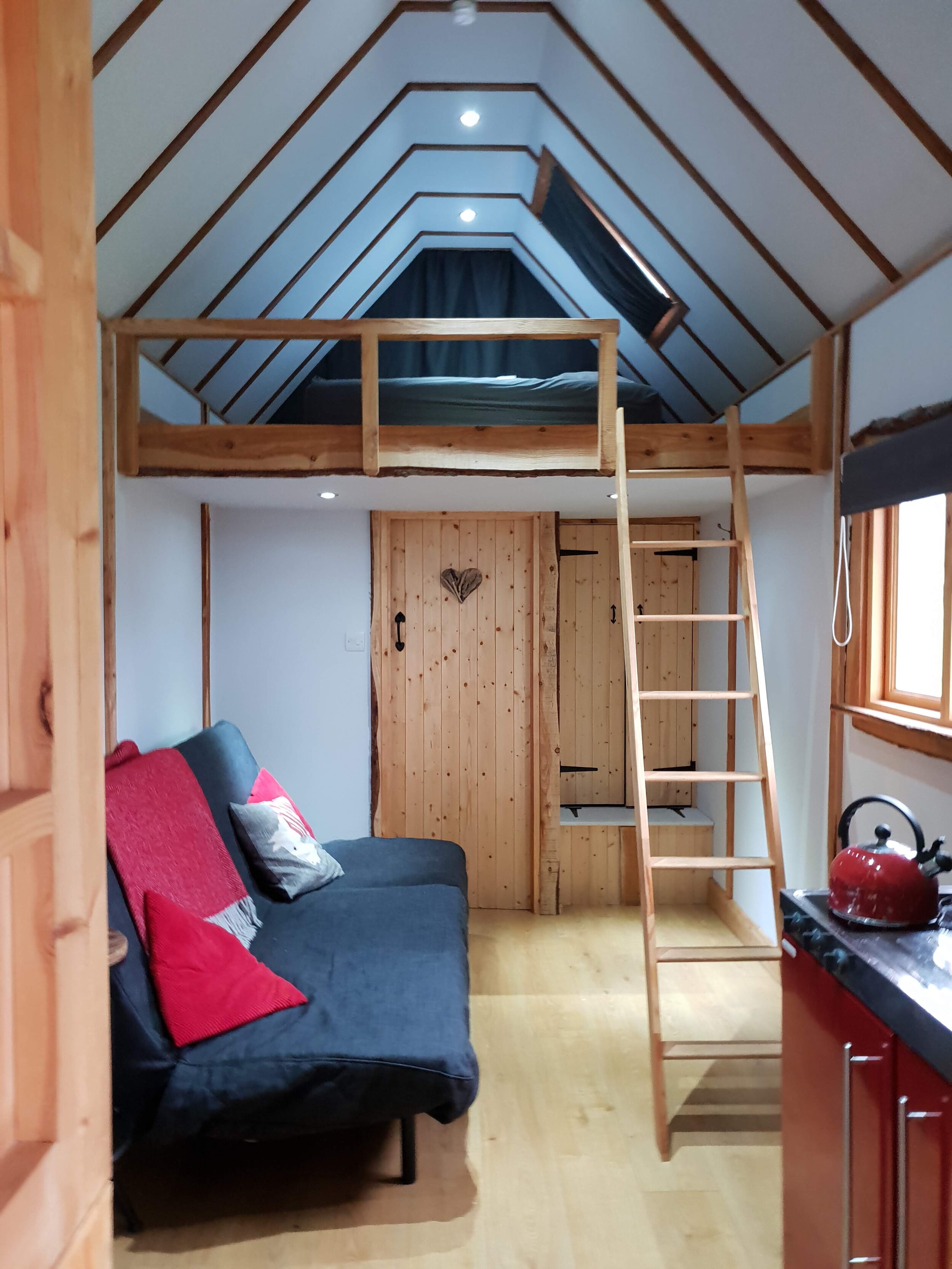 A Tiny House staycation in the Cotswolds. 1 hour from where I lived