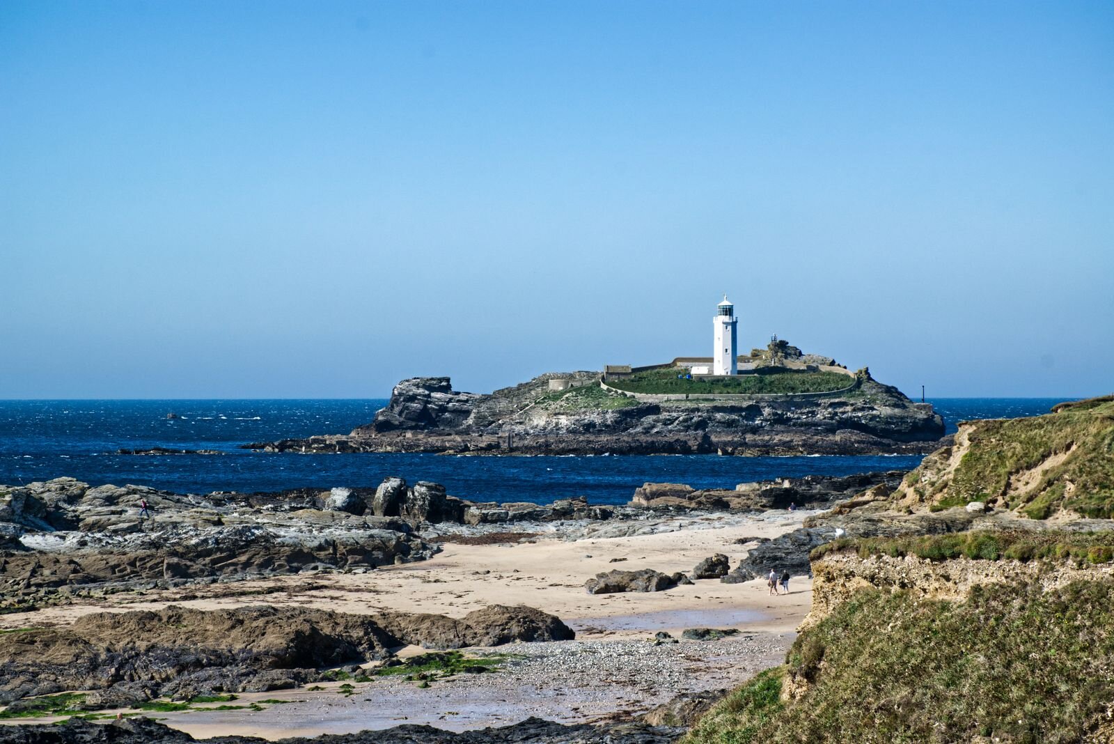 Godrevy Beach and Lighthouse - Photo by keith davey on Unsplash