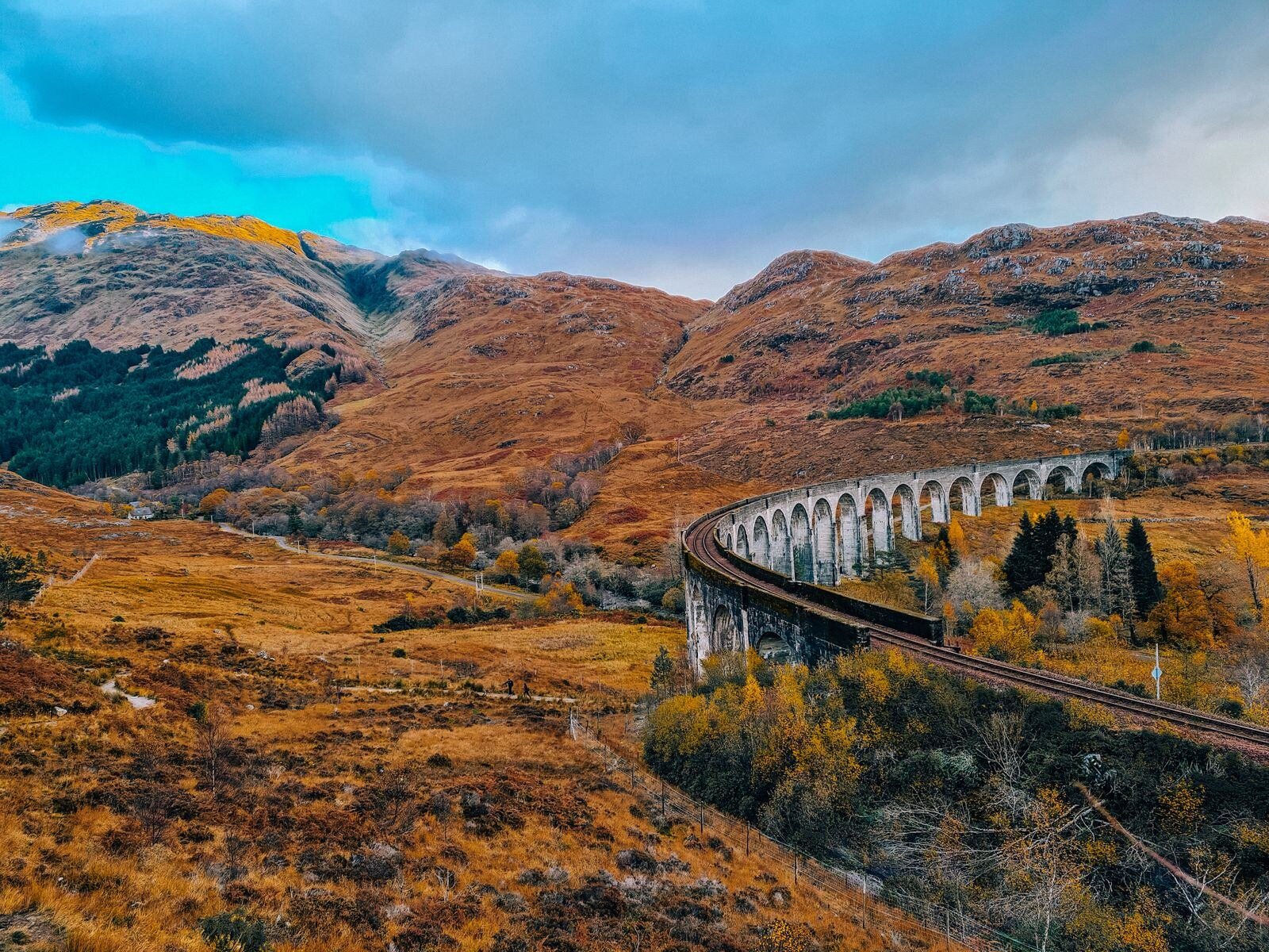 How to find the Glenfinnan Viaduct viewpoint:  - everything you need to know to see the Harry Potter train in Scotland