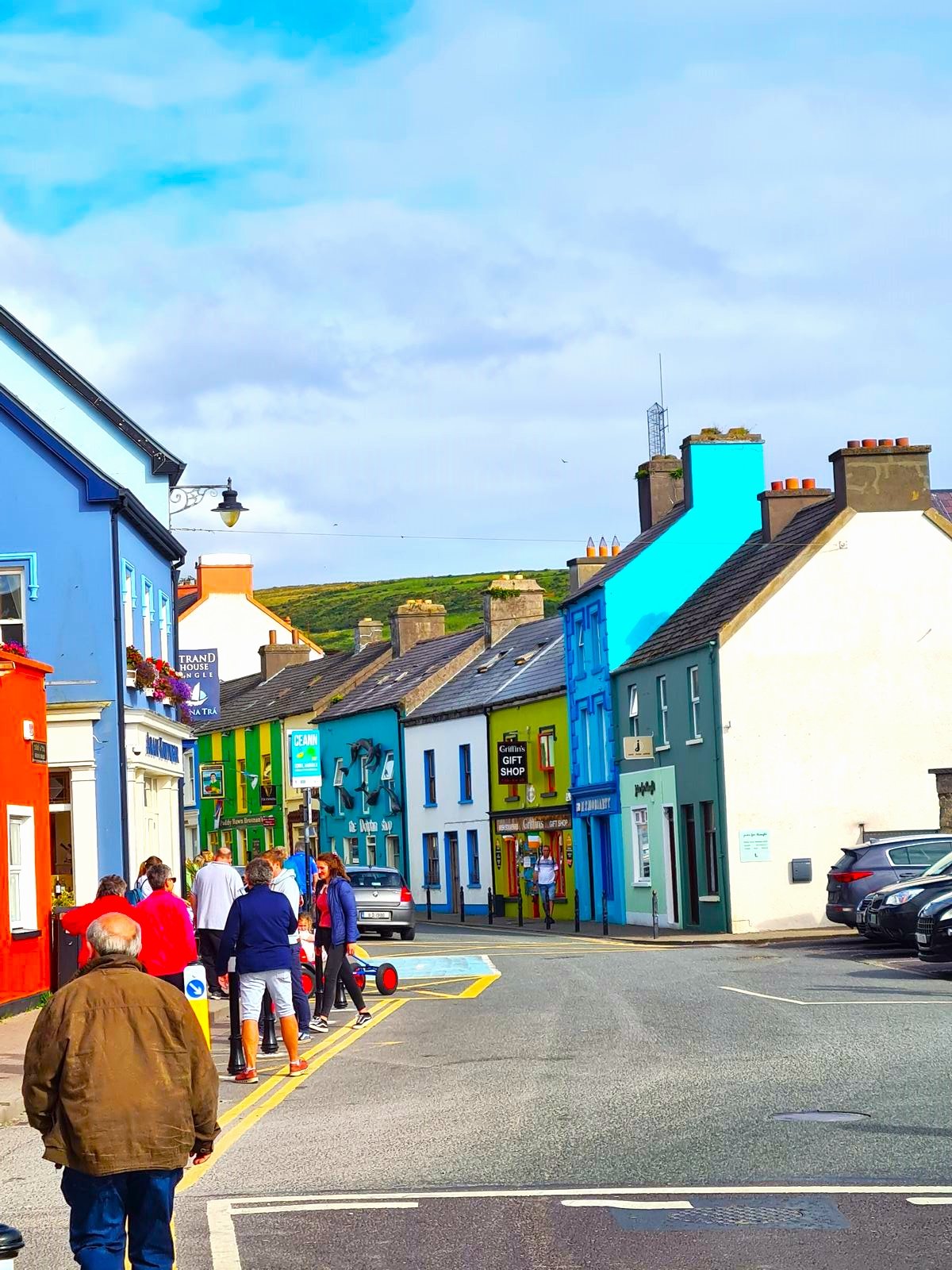  The colourful high street in Dingle 