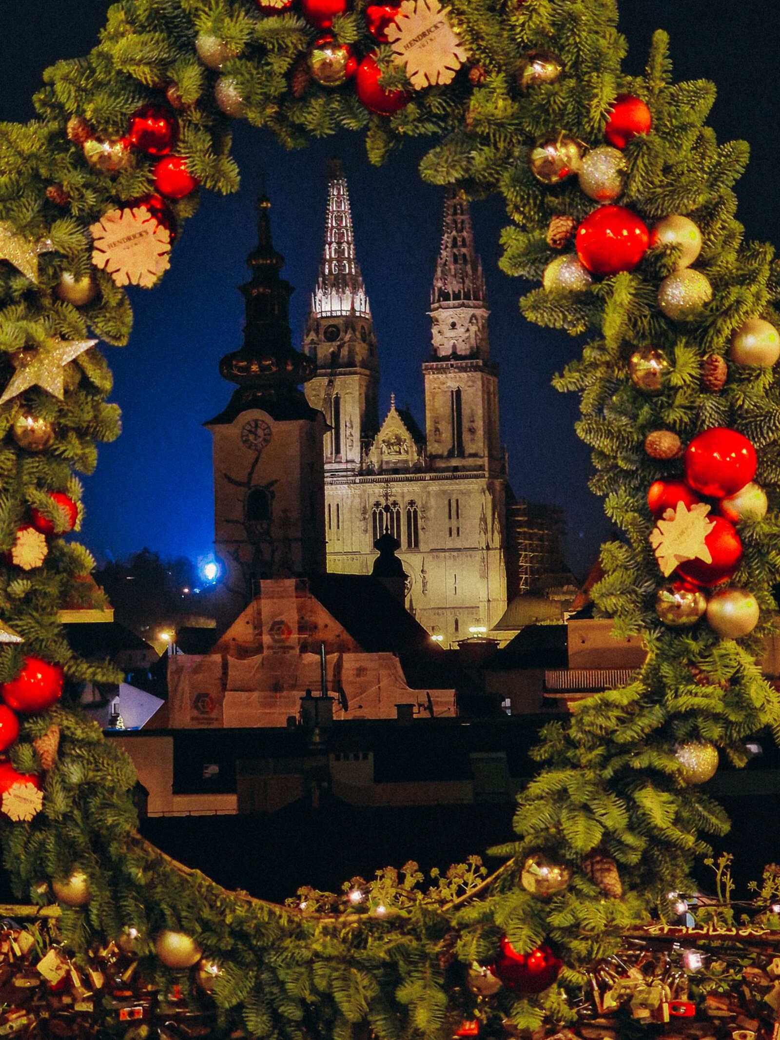 zagreb cathedral at christmas