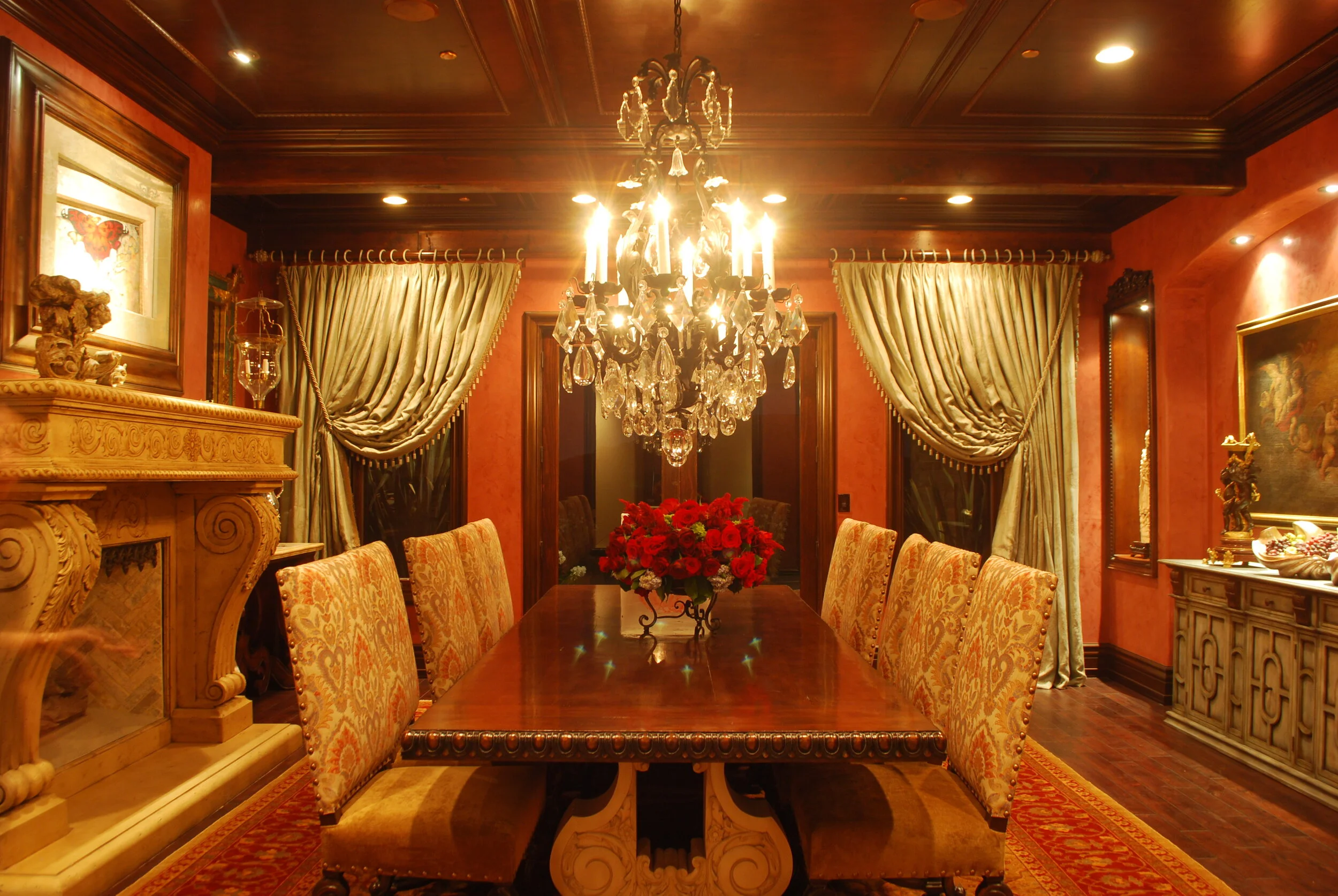 DINING ROOM.JPG