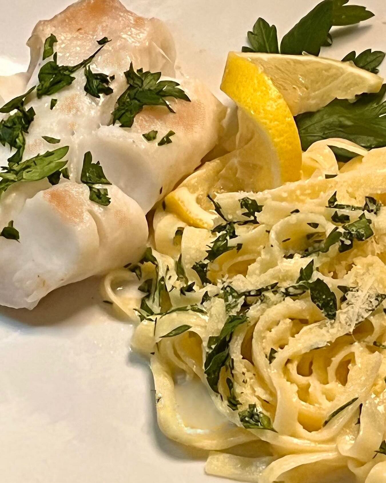 You don&rsquo;t need to be an expert home chef to create an easy and elegant meal. This week in #taste_budding: a simple broiled cod + lemony pasta = a simply delicious meal. From &ldquo;Rachael Ray&rsquo;s Open House Cookbook.&rdquo; Follow profile 