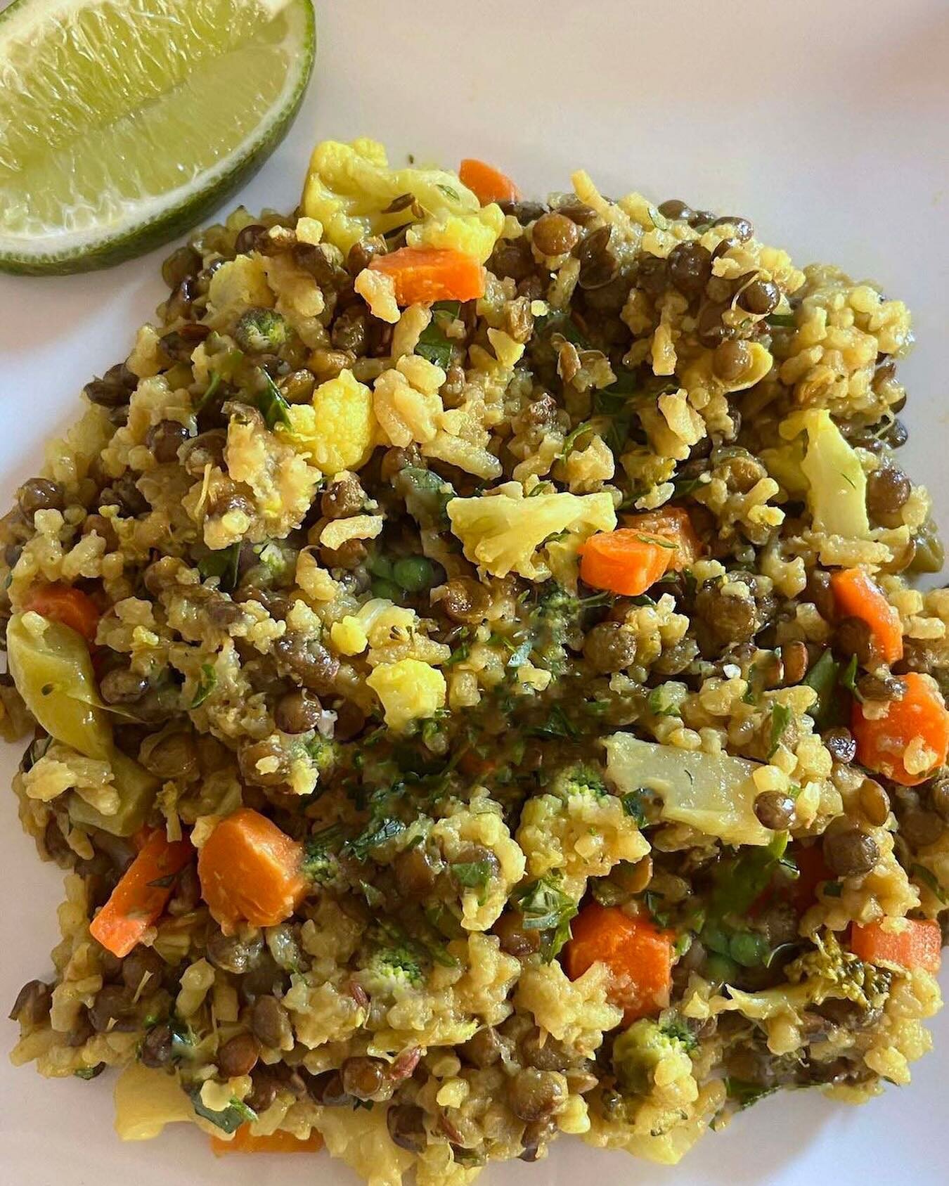 This week #taste_budding celebrates comfort food with a recipe for Lentils and Rice With Vegetables, a one-pot plant-based pantry meal. It blends french lentils and basmati rice with cauliflower, broccoli, peas and carrots flavored by cumin seeds, tu