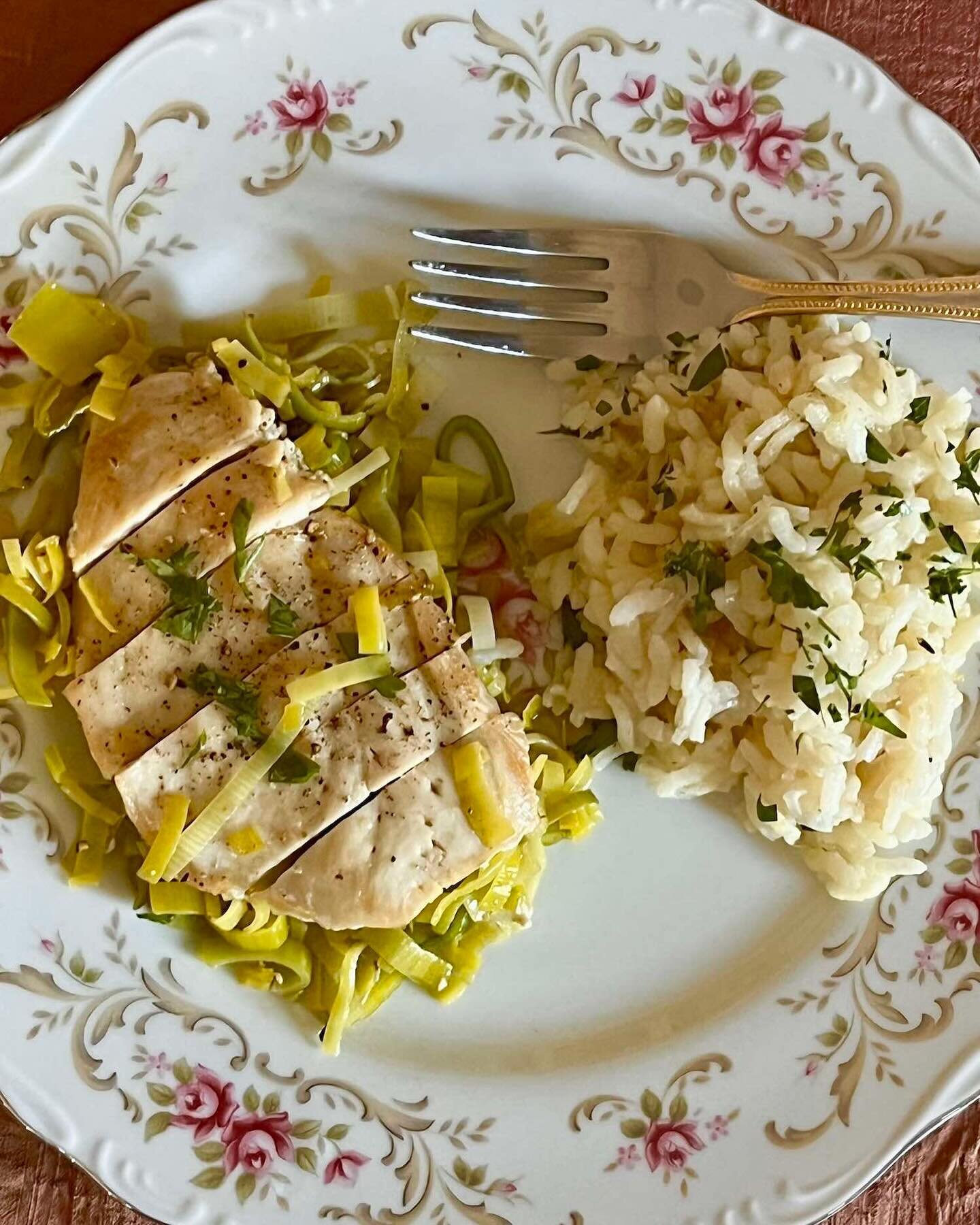 Some recipes take bland, basic meals and ramp up the flavor without getting too complicated. Like Too-Easy Chicken with Leeks from Rachael Ray. Paired with her Lemon Rice Pilaf, it makes a simply delicious meal. Both recipes are from &ldquo;Rachael R