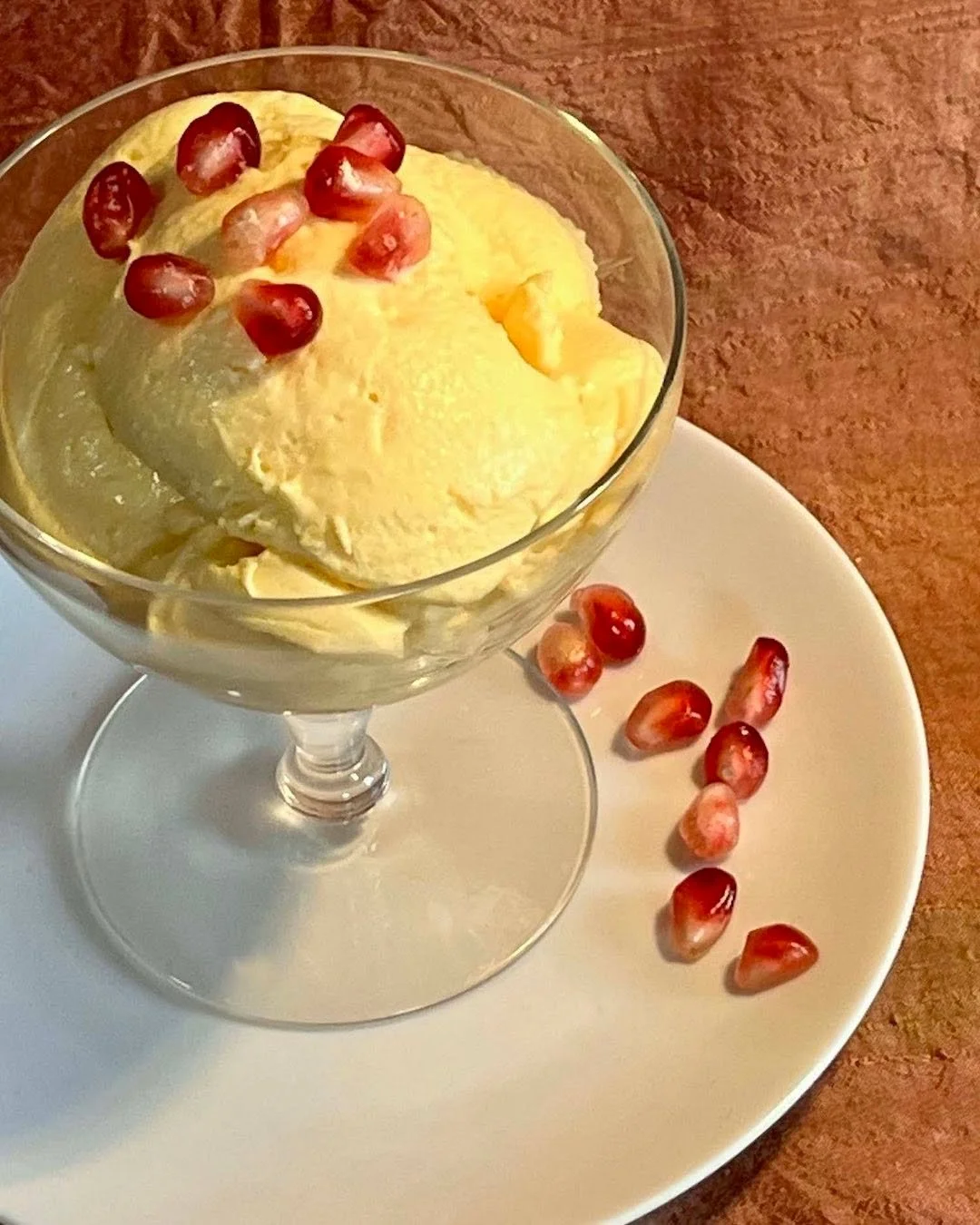 This week in #taste-budding: A light, creamy, and tangy mousse that&rsquo;s easy to prepare and makes a big impression. Recipe by Vikas Khanna from his book, "Flavors First." Follow profile link for recipe.
#mangorecipe,#mangorecipes, #mous