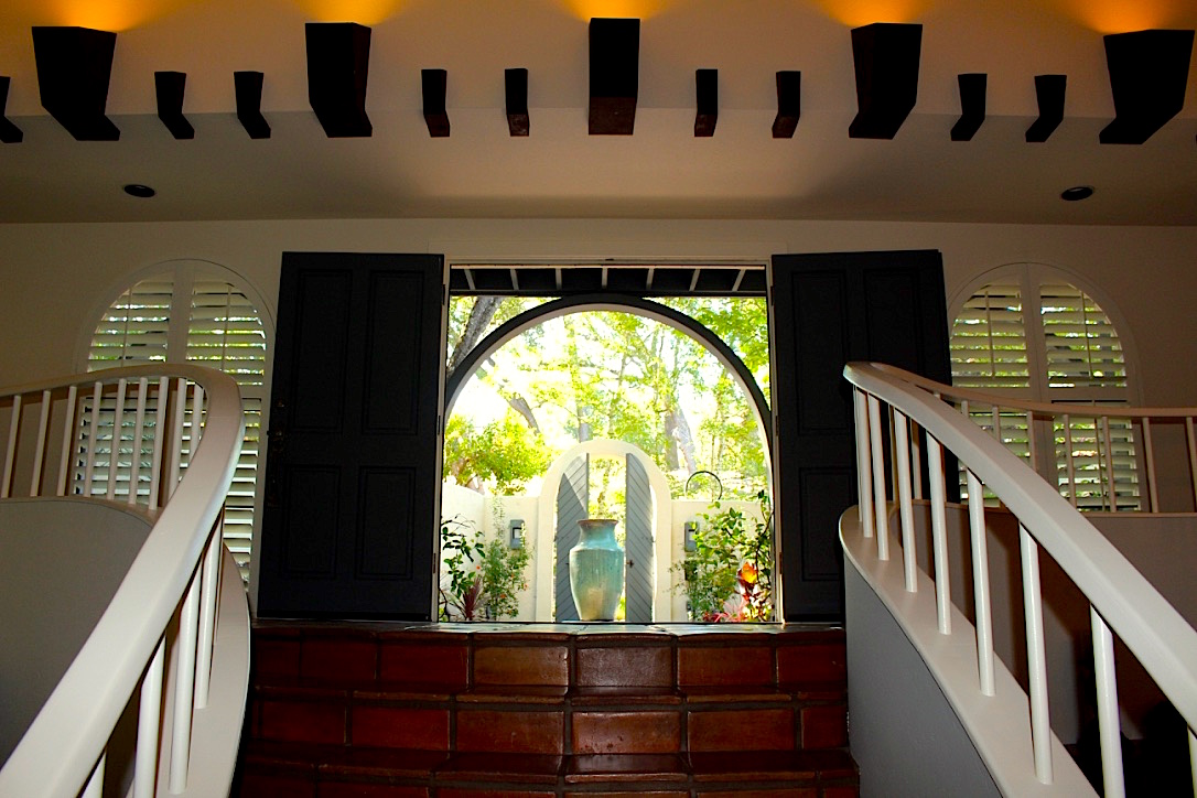 Entry Courtyard Staircase Up.jpg