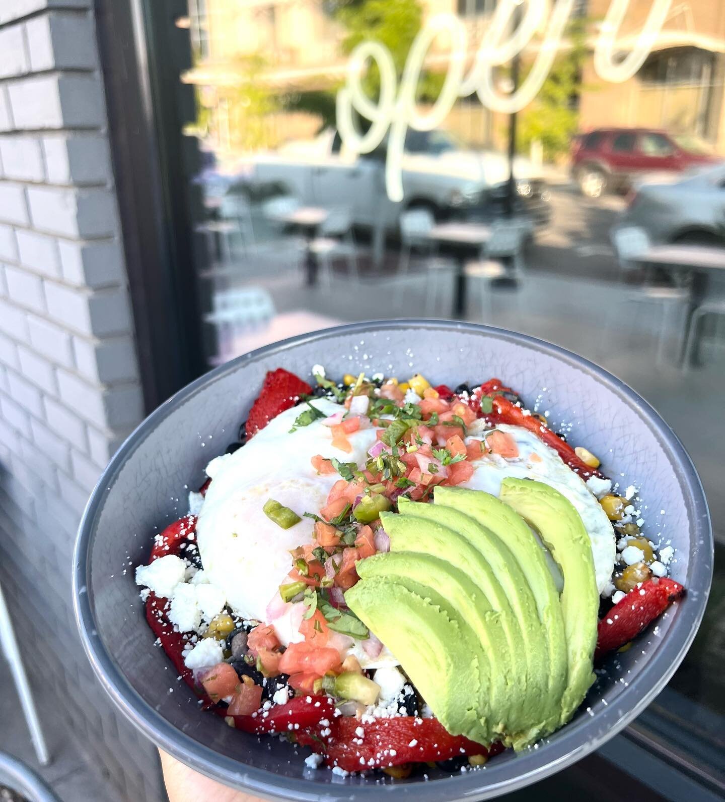 We have the perfect breakfast for our vegetarians out there! 

Our Alfresco bowl is delicious and hearty with 
Avocado, goat cheese, black beans, cilantro, fire-roasted corn, roasted red pepper, Pico de Gallo, sour cream &amp; fried egg on potatoes ?